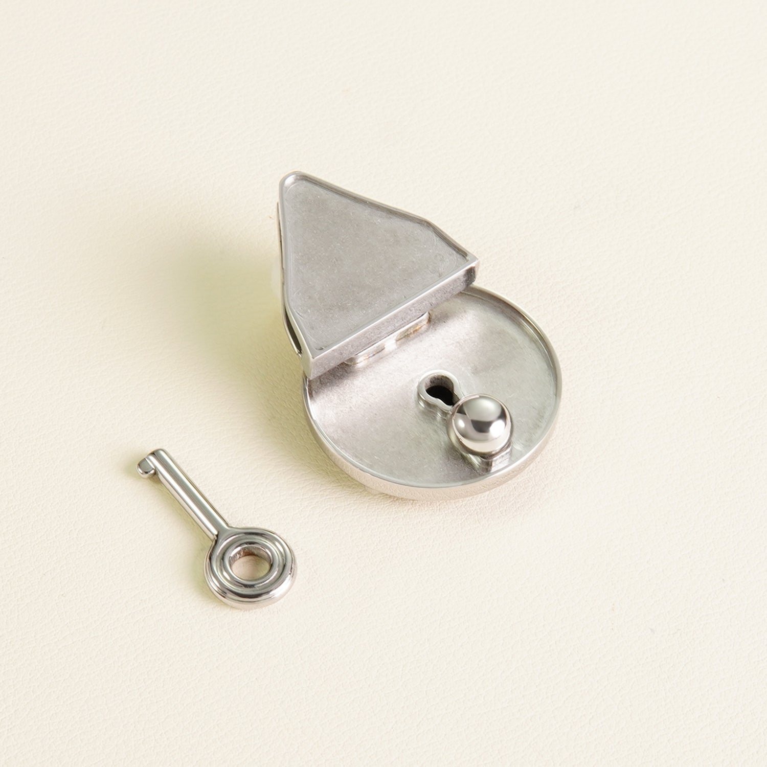 Large Round key lock – hilitybaghardware