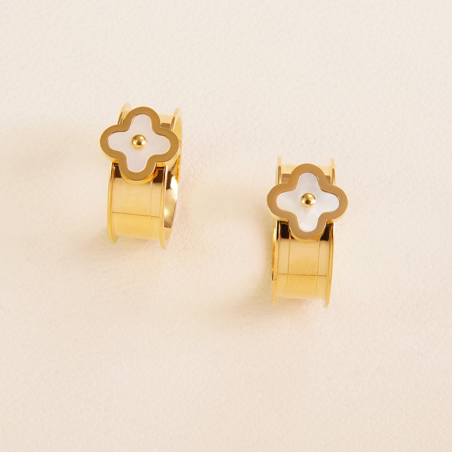 Shell flower ring