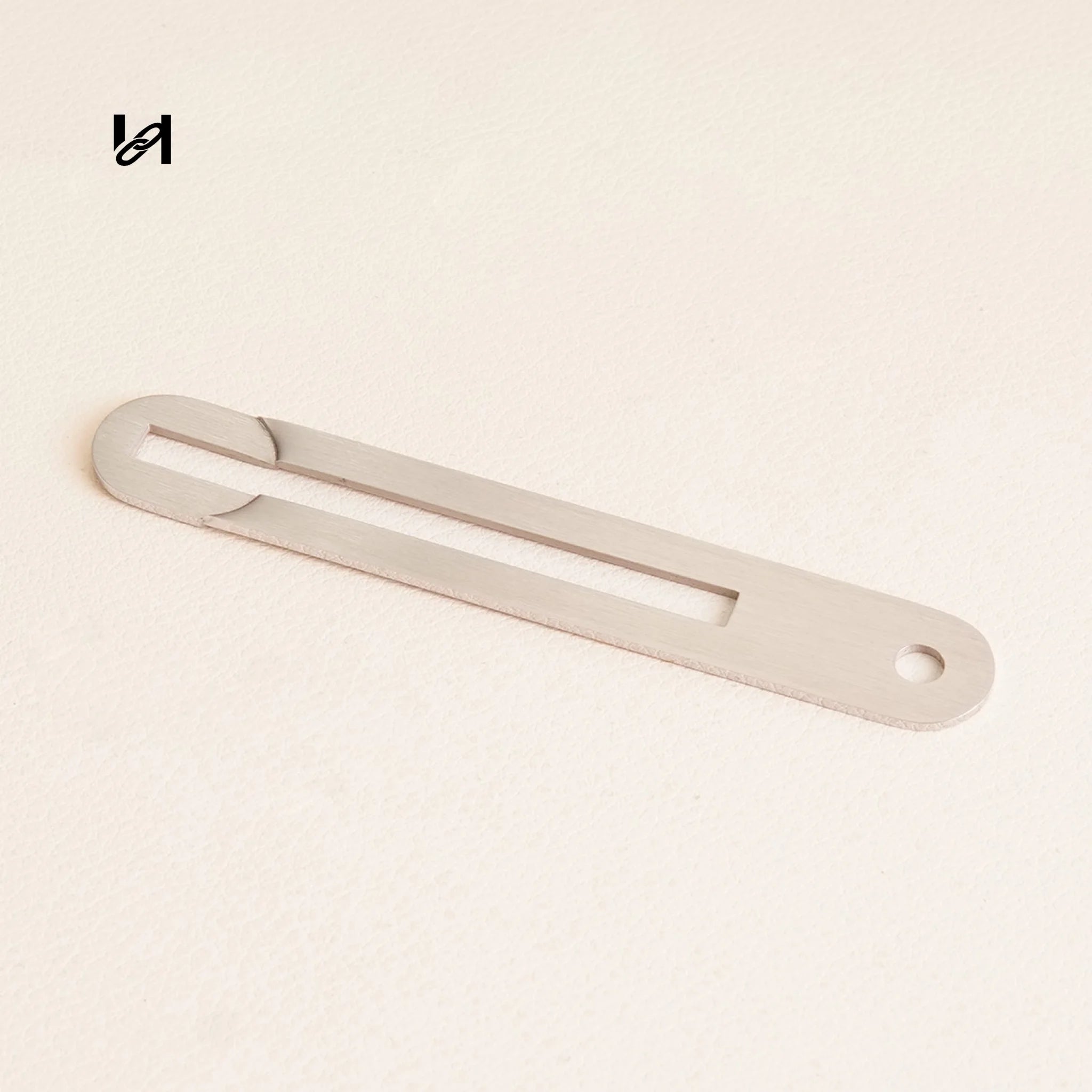 316L Stainless Steel Single-Hole Hinge Set | 
24K Gold Plated / Mirror Polished Silver | 
Bag Frame Hardware with Mushroom Rivets