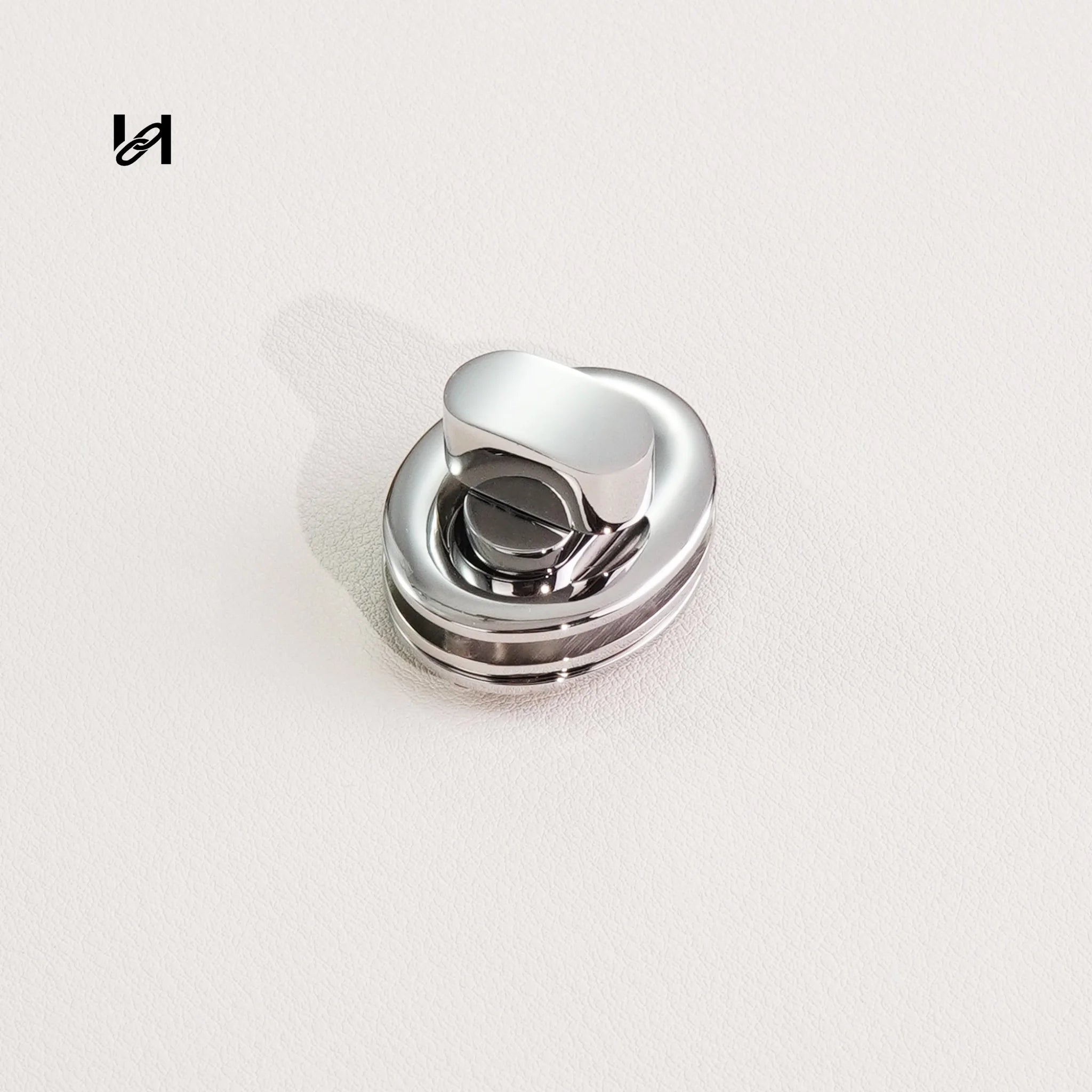 Best-Selling 30×24mm Stainless Steel Oval Twist Locks – Custom Hardware for Bags & Brands - silver - hardware