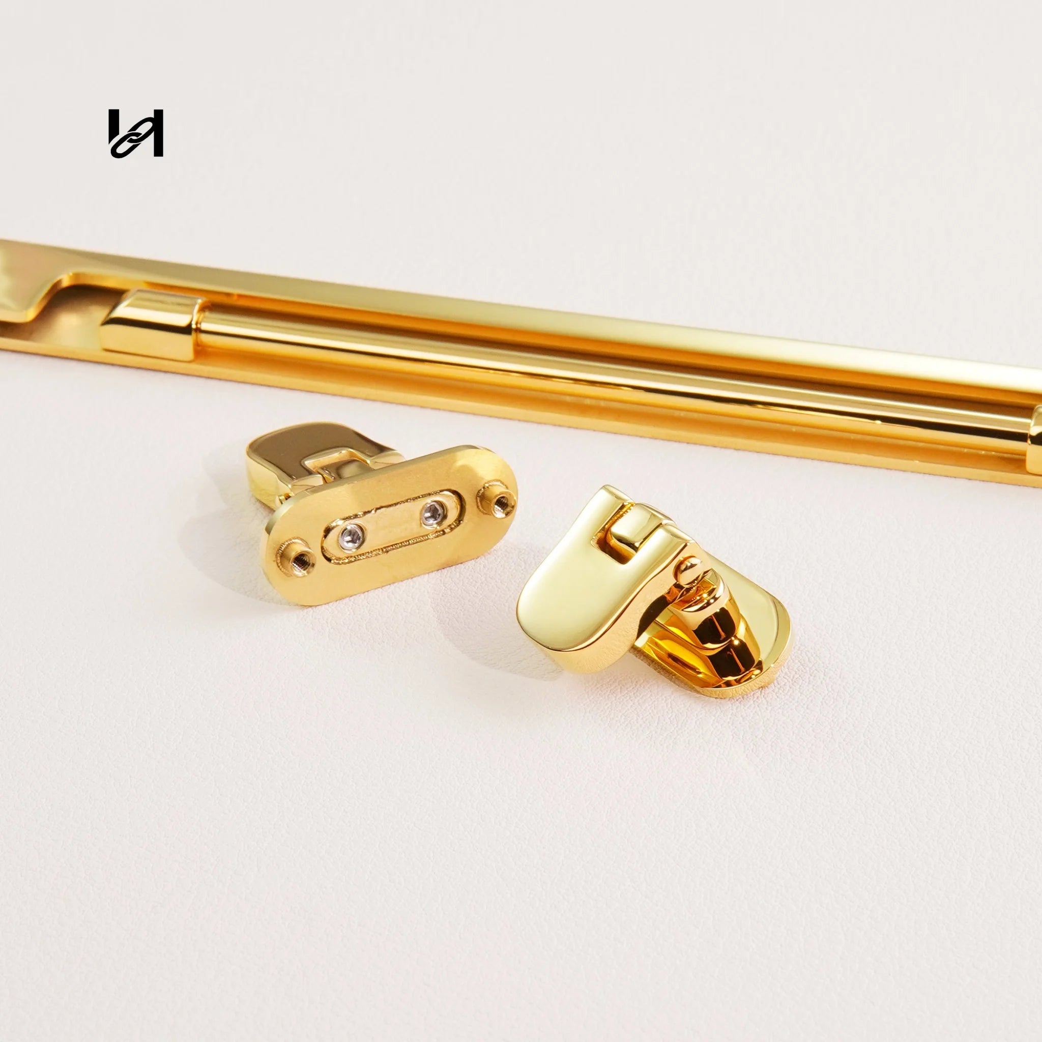 Clamp Lock - gold - hardware