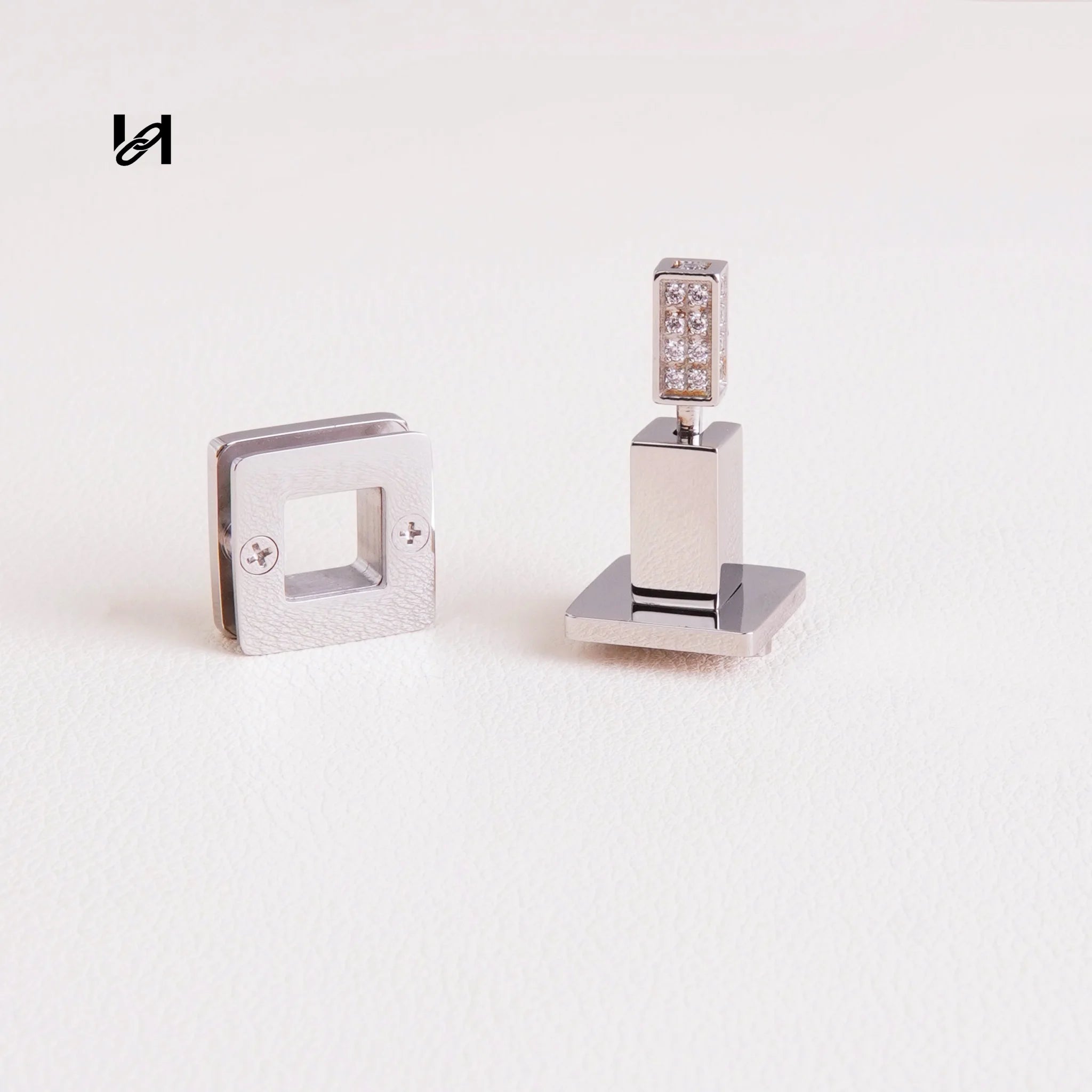 Crystal/Swarovski Latch Lock - silver - hardware