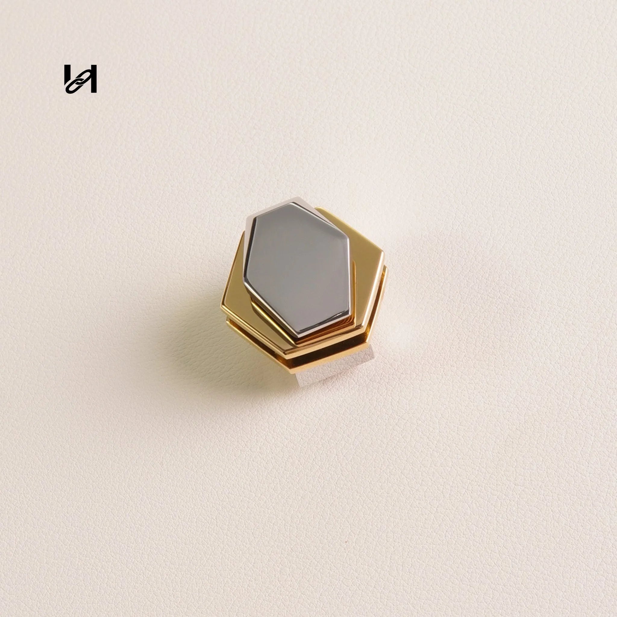 Diamond Hexahedral Lock - hardware