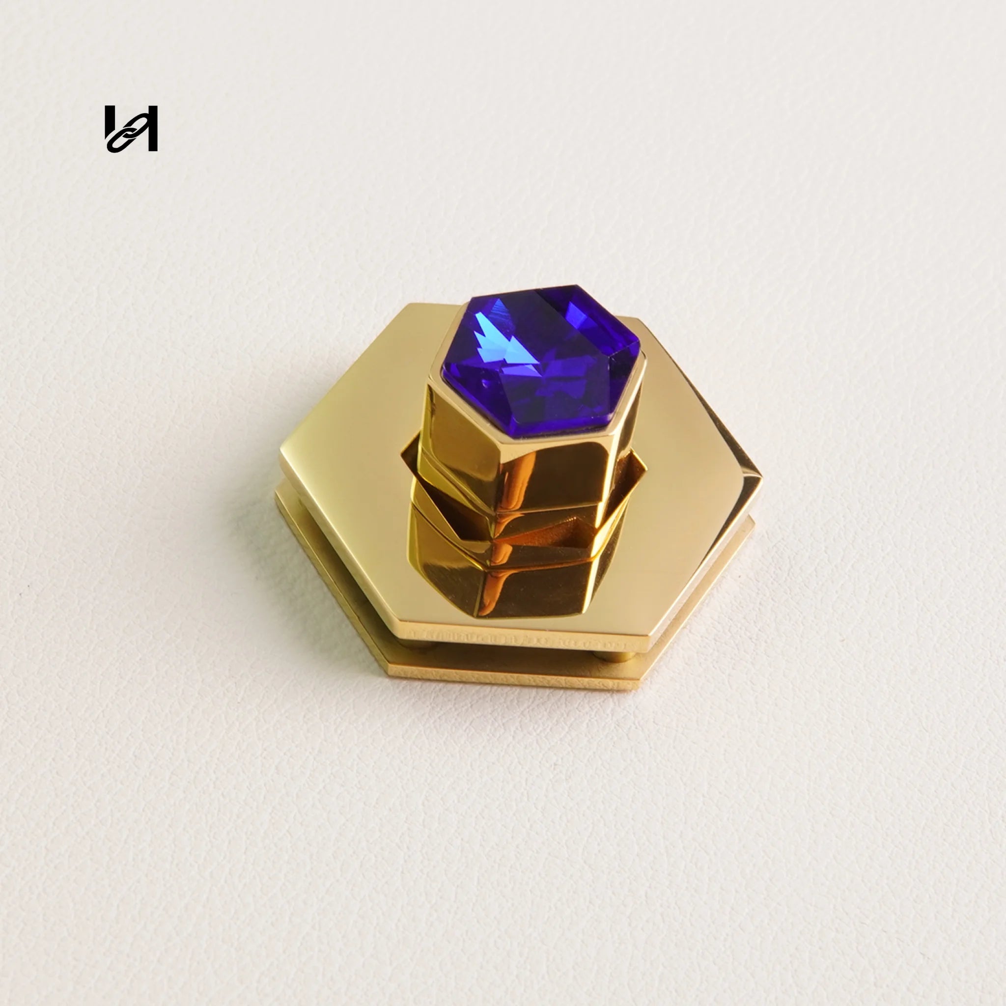 Flat Diamond Turn Lock - Gold / klein blue - hardware