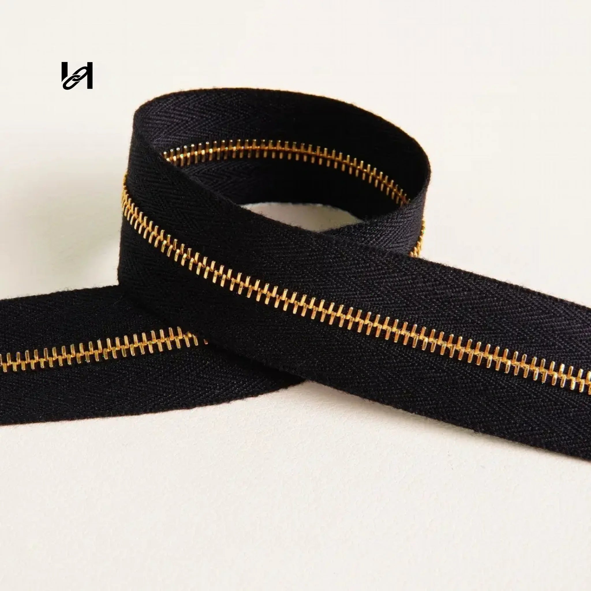 Gold M4 Size Teeth Zipper Tape - Black and Gold/92cm - hardware