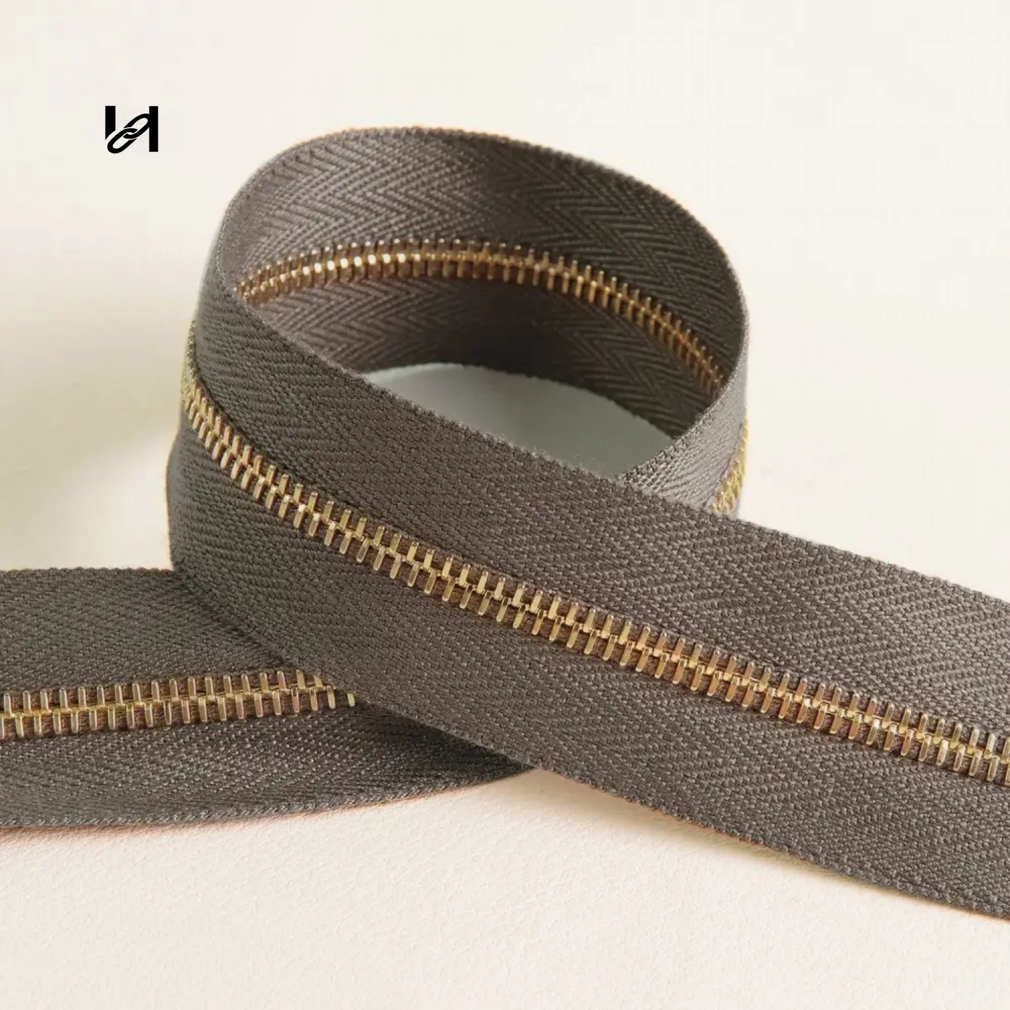 Gold M4 Size Teeth Zipper Tape - Elephant Gray and Gold /92cm - hardware