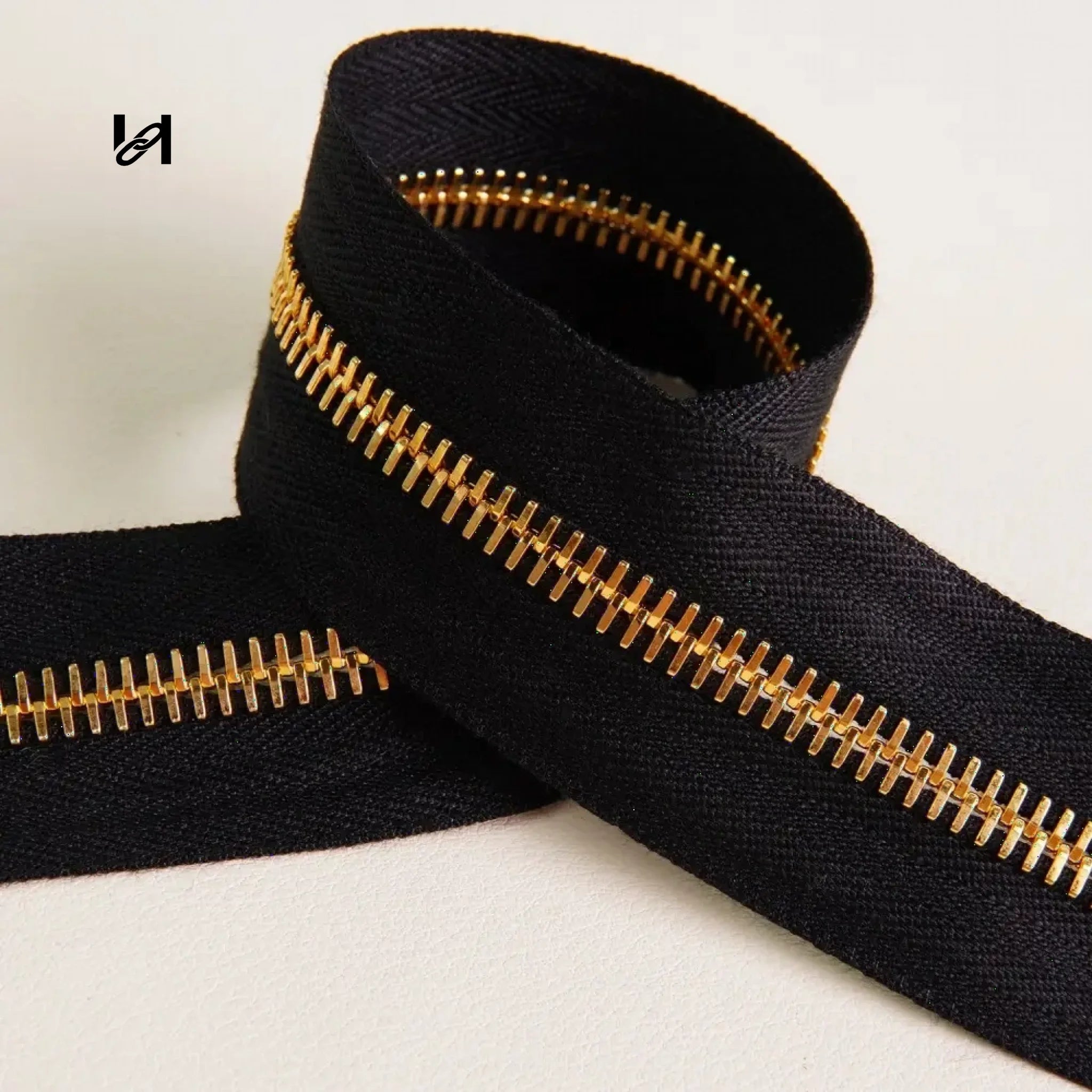 Gold M6 Size Teeth Zipper Tape - Black and Gold/92cm - hardware