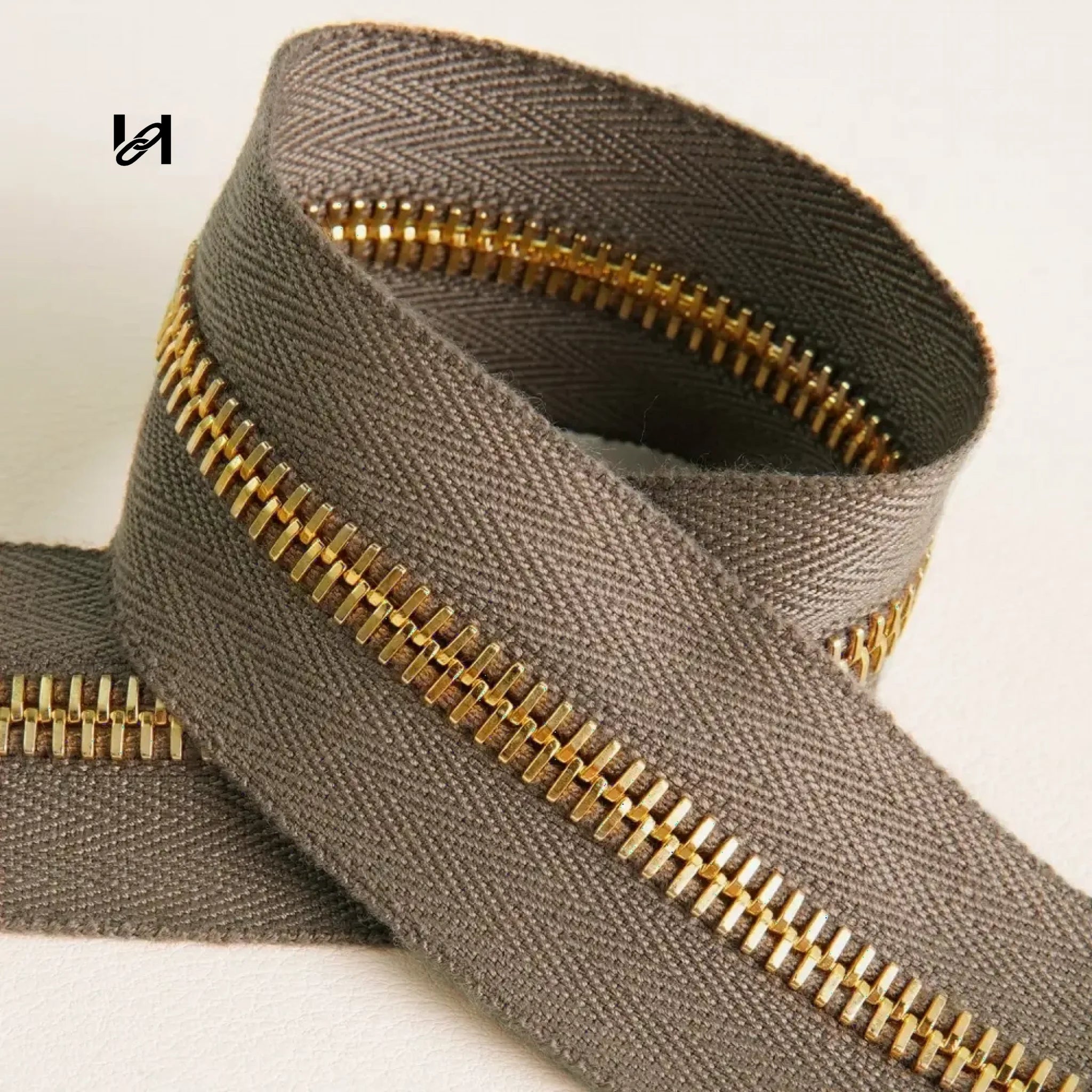 Gold M6 Size Teeth Zipper Tape - Elephant Gray and Gold/92cm - hardware