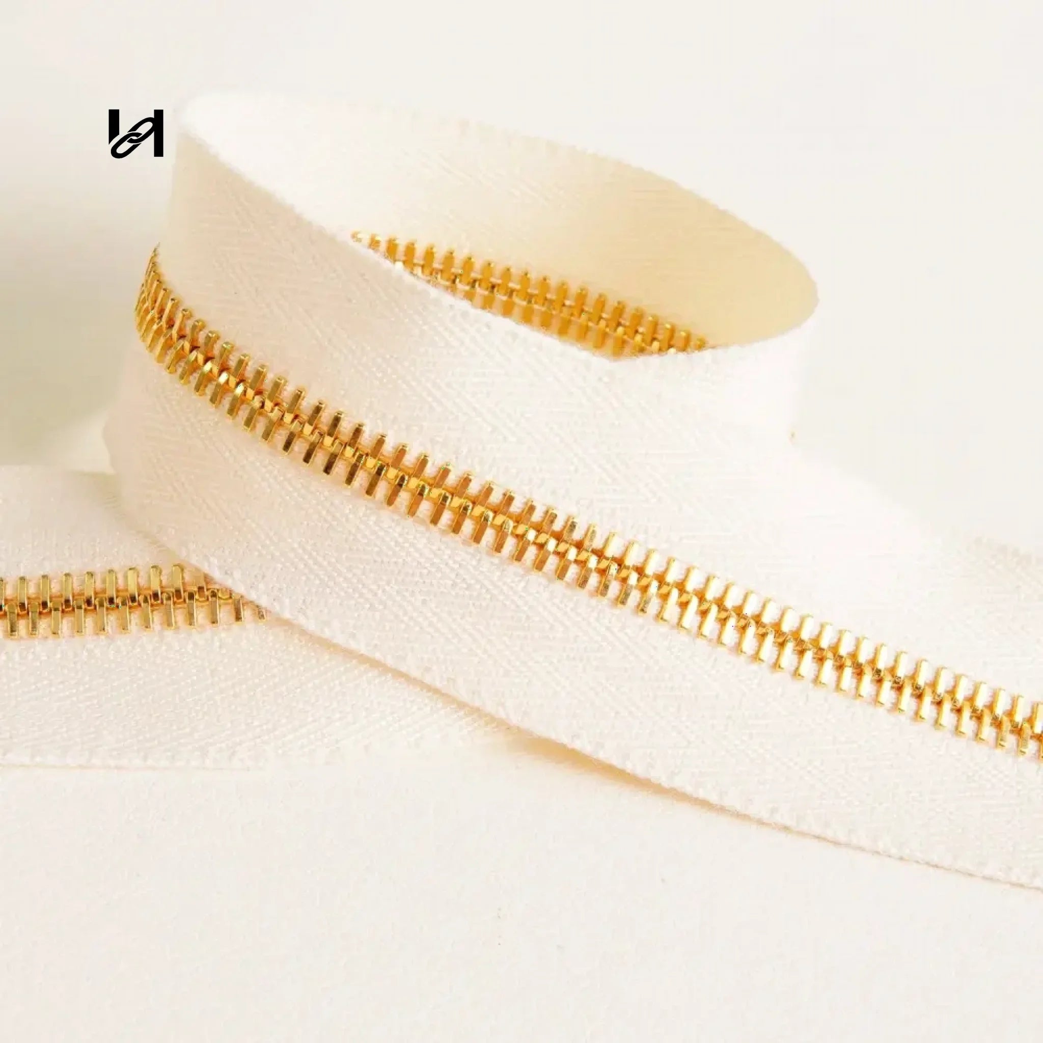 Gold M6 Size Teeth Zipper Tape - Milkshake White and Gold/92cm - hardware