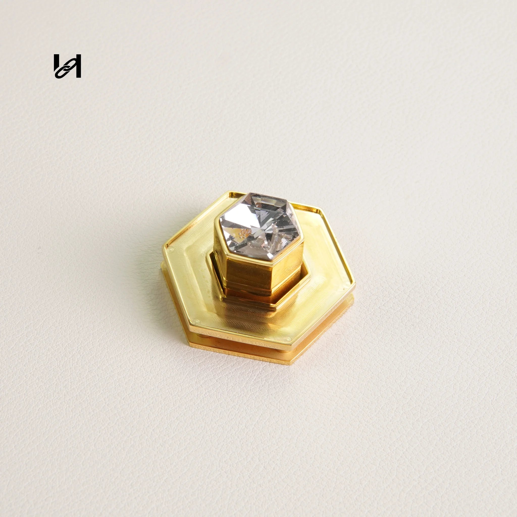 Insert Leather Diamond Turn Lock - hardware