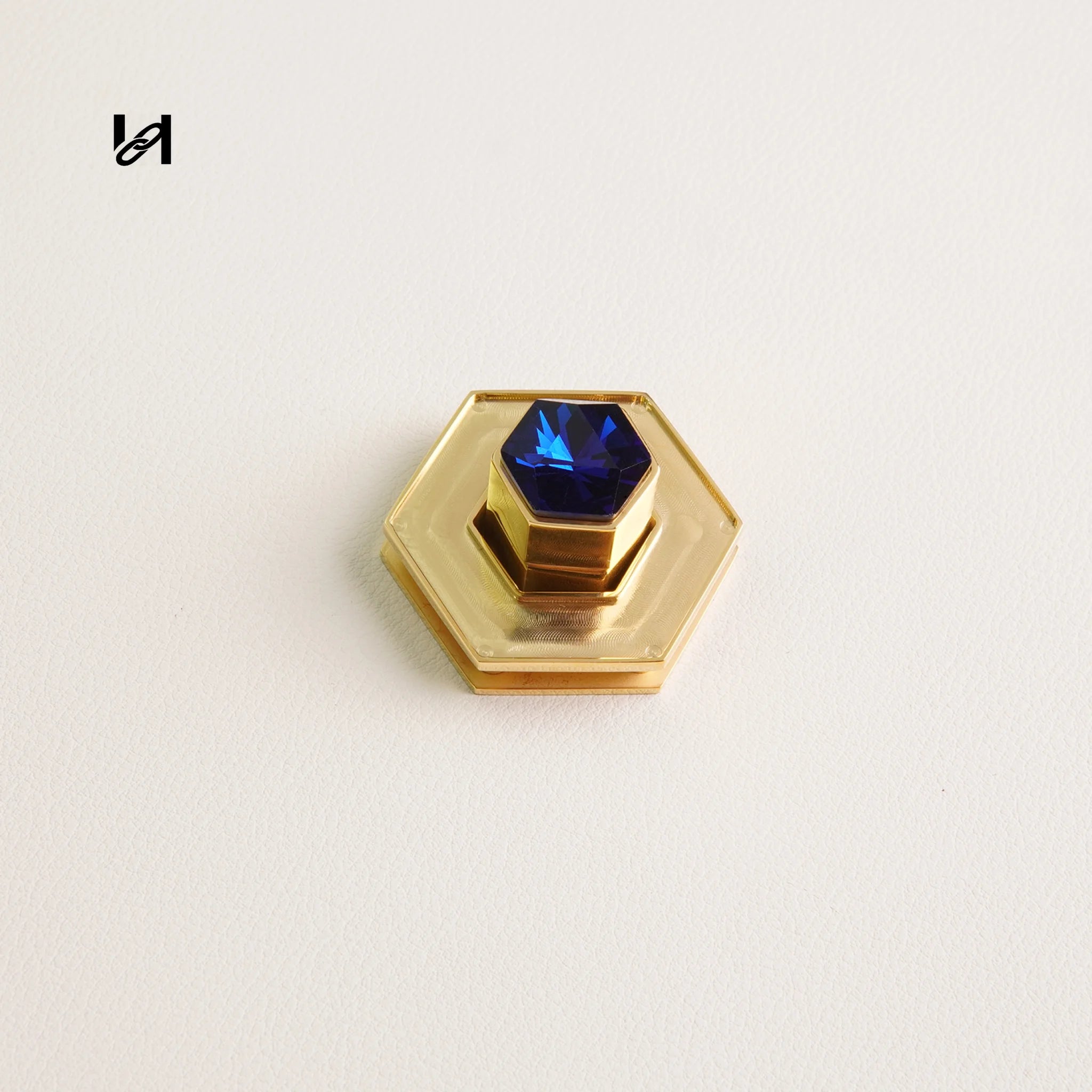 Insert Leather Diamond Turn Lock - hardware
