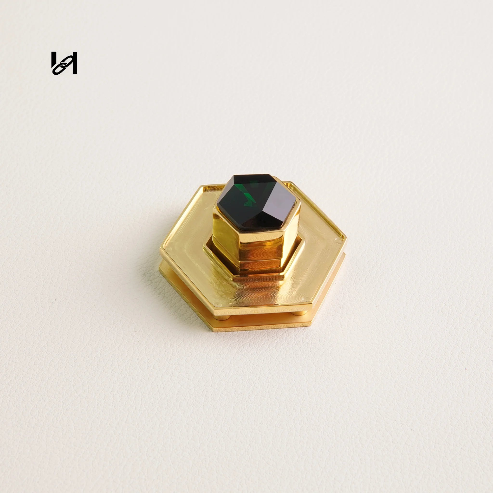 Insert Leather Diamond Turn Lock - hardware
