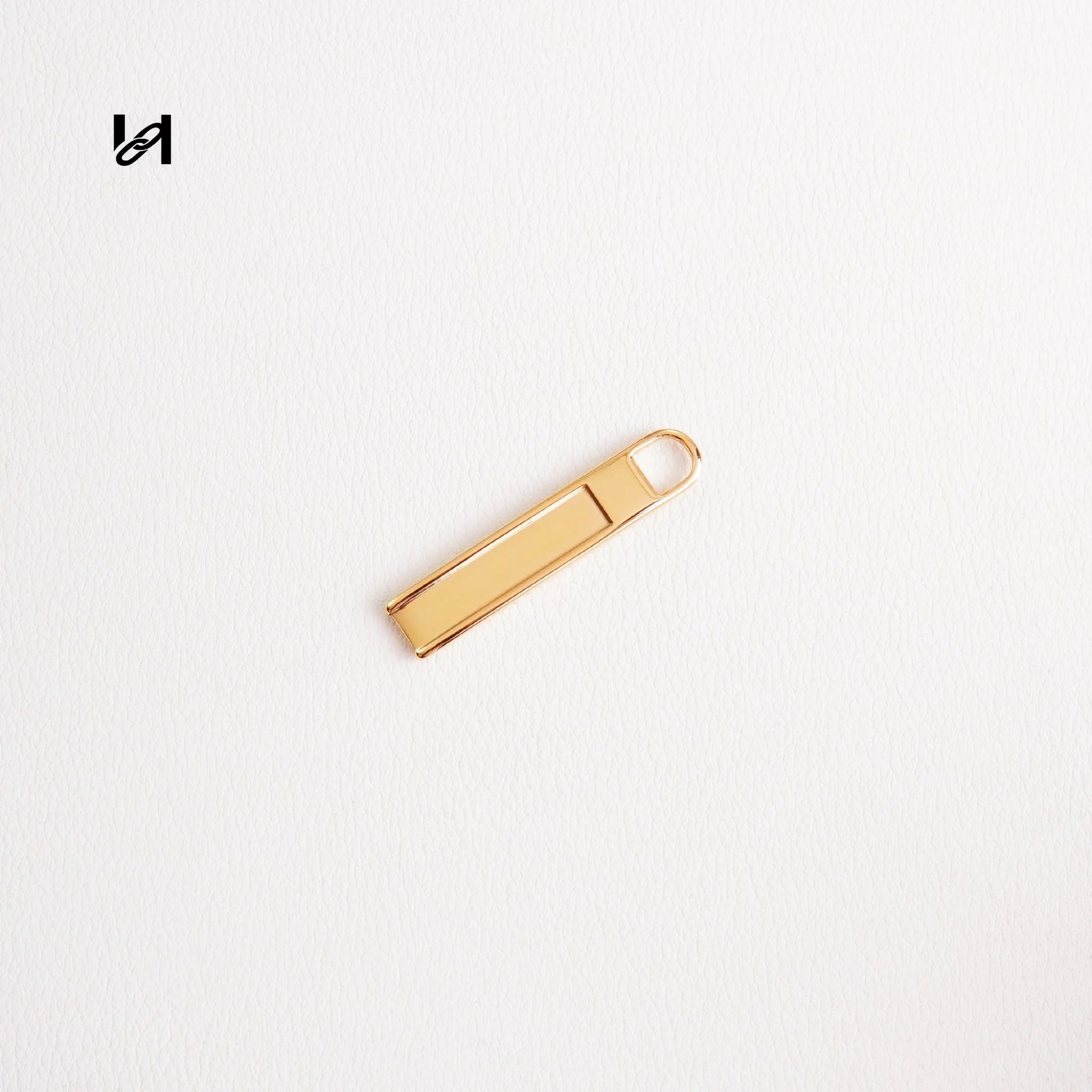 insert-leather zip puller - gold - hardware