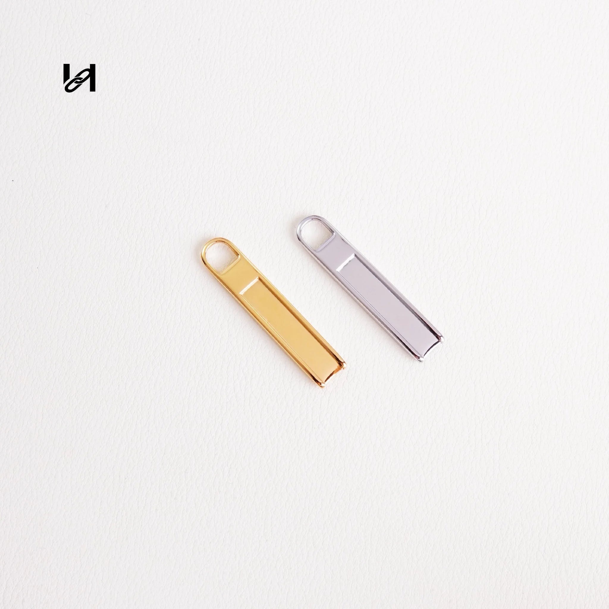 insert-leather zip puller - hardware
