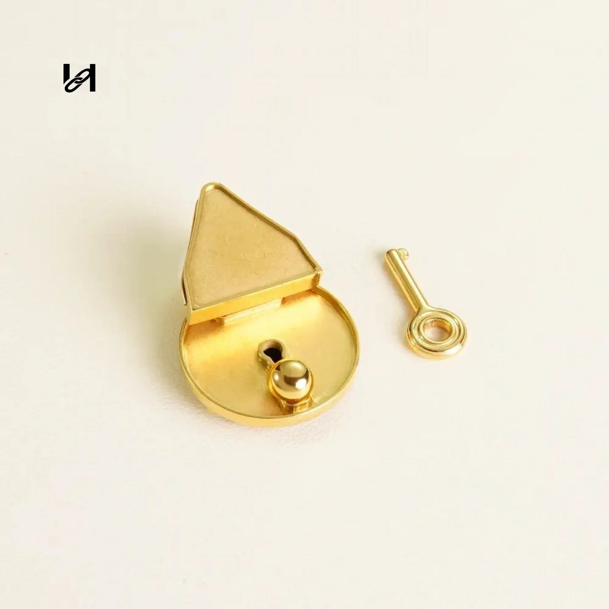 Large Round key lock - Insert leather / Gold - hardware