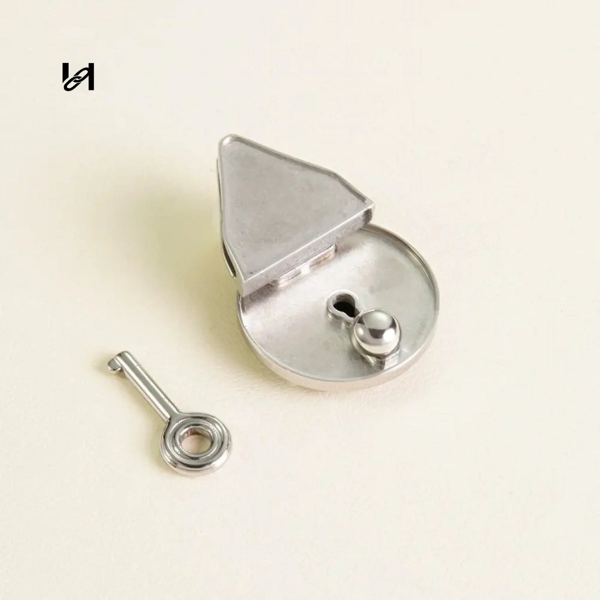 Key Lock Inset Button Large Round key lock | Gold & Silver – Hility Bag hardware