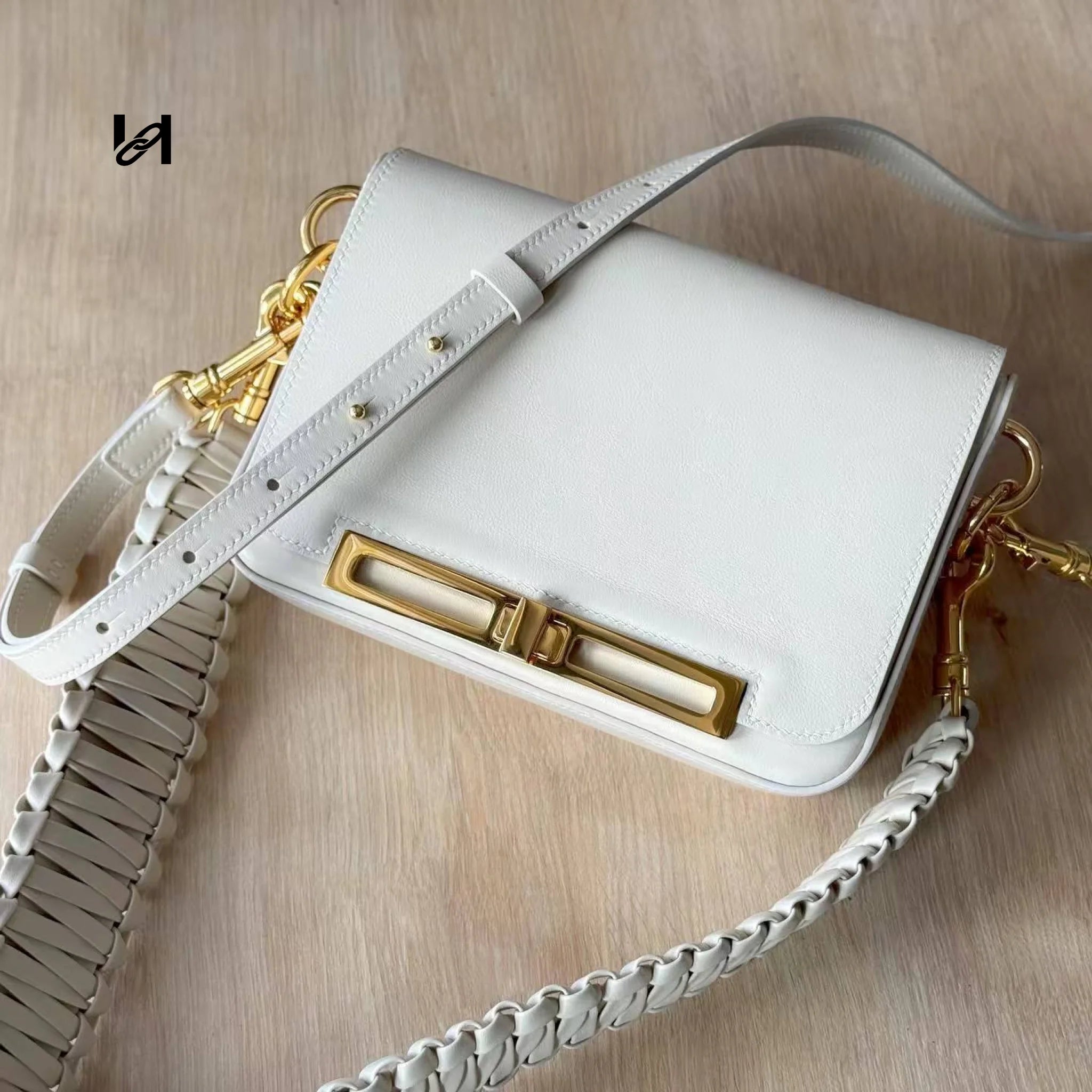 Long twist square lock - hardware