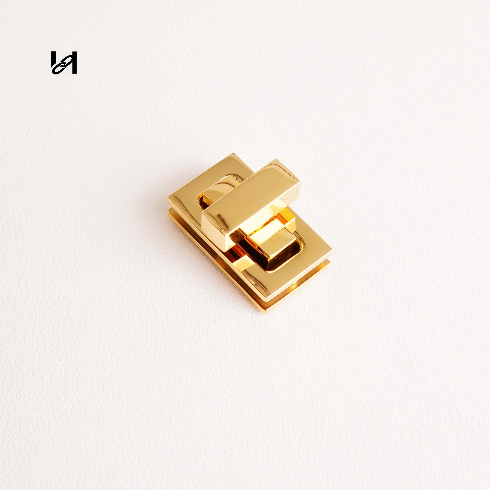 Rectangle Turn Lock-II - gold - hardware
