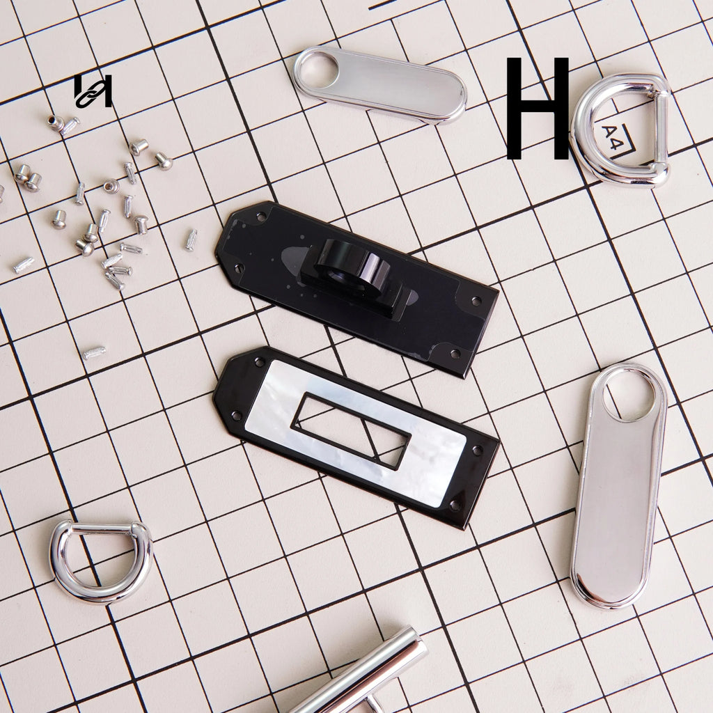 Shell Twist Lock and Collar Clasp - Black-H - hardware
