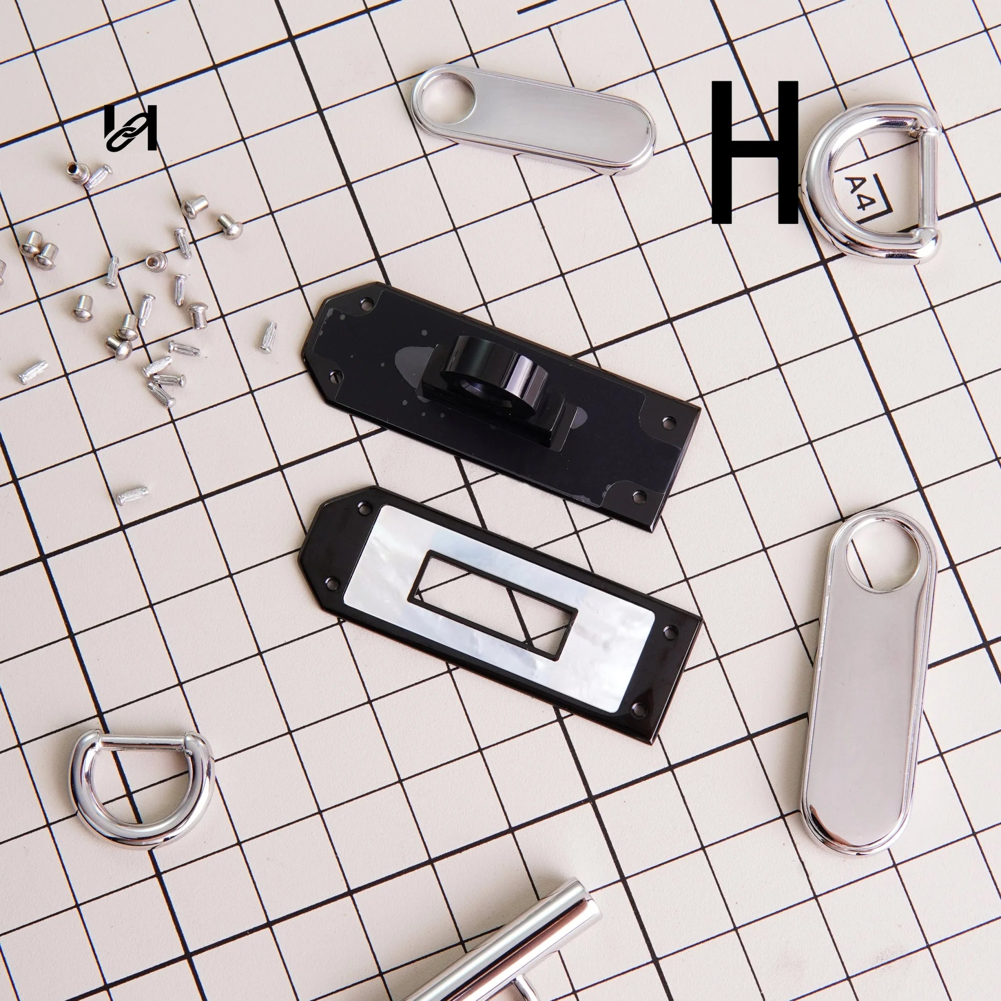 Shell Twist Lock and Collar Clasp - Black-H - hardware