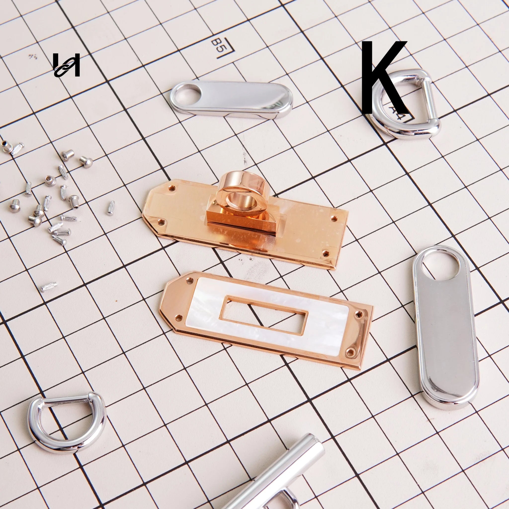 Shell Twist Lock and Collar Clasp - Rose gold -K - hardware