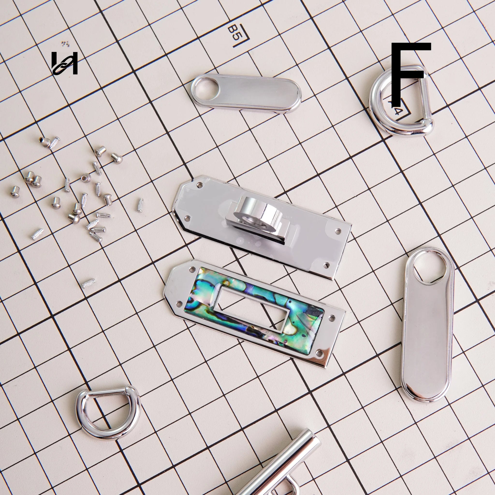 Shell Twist Lock and Collar Clasp - Silver-F - hardware