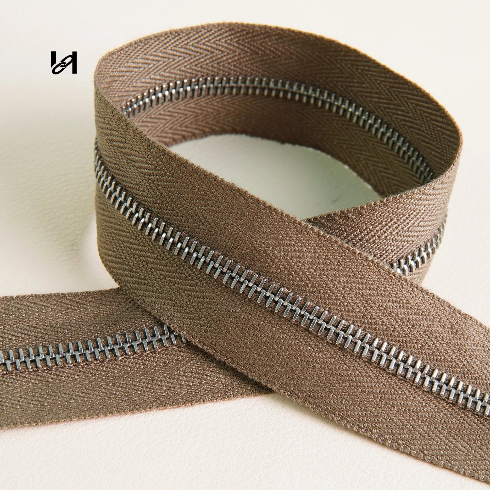 Silver M4 Size Teeth Zipper Tape - Elephant Gray and Silver/92cm - hardware