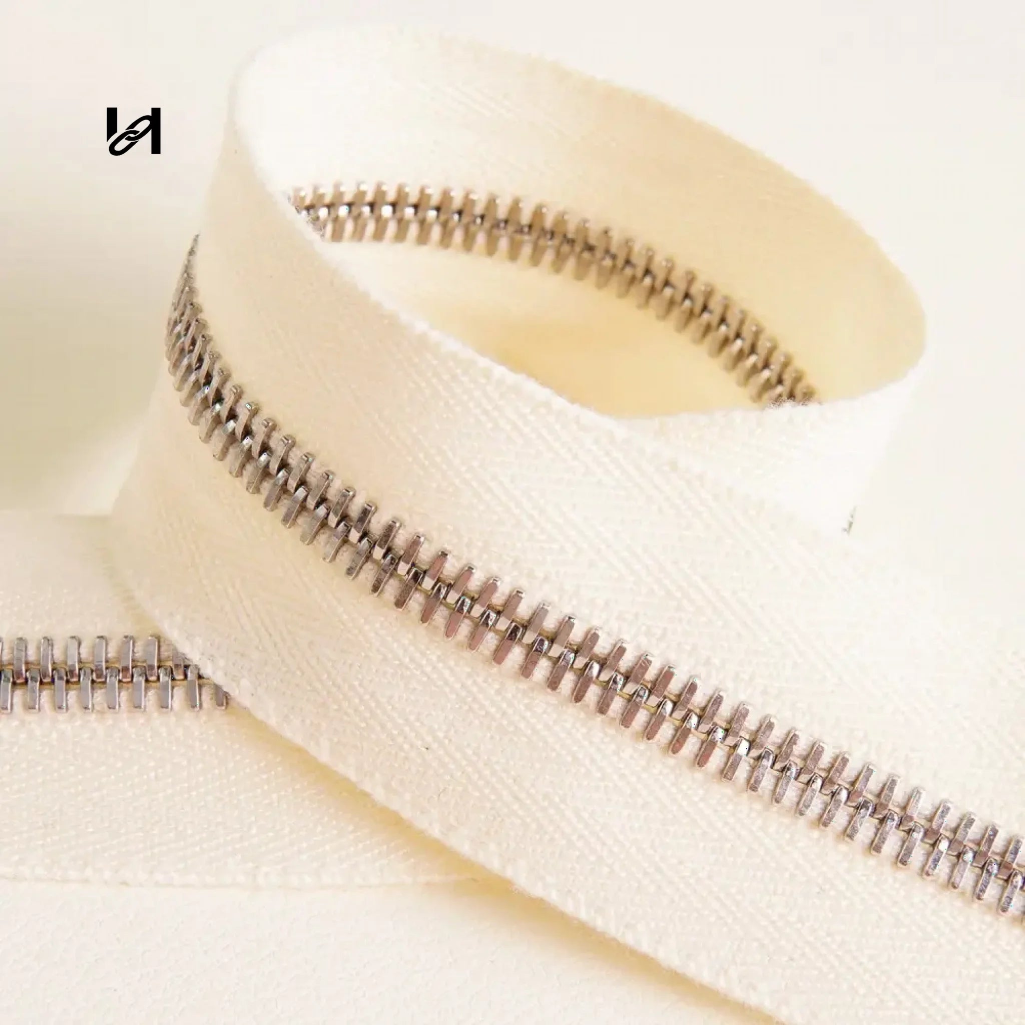 Silver M6 Size Teeth Zipper Tape - Milkshake White and Silver /92cm - hardware