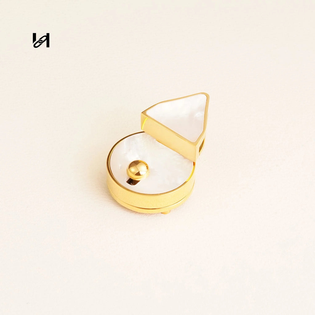 Small Abalone Shell Lock - White / Gold