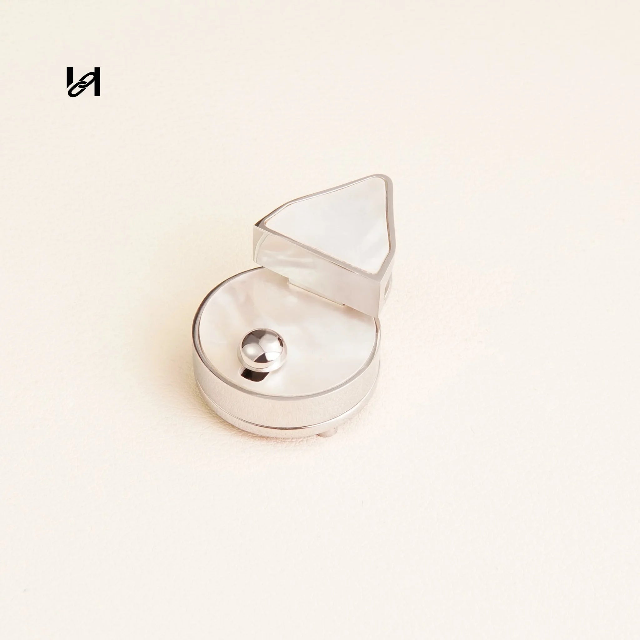 Small Abalone Shell Lock - White / Silver