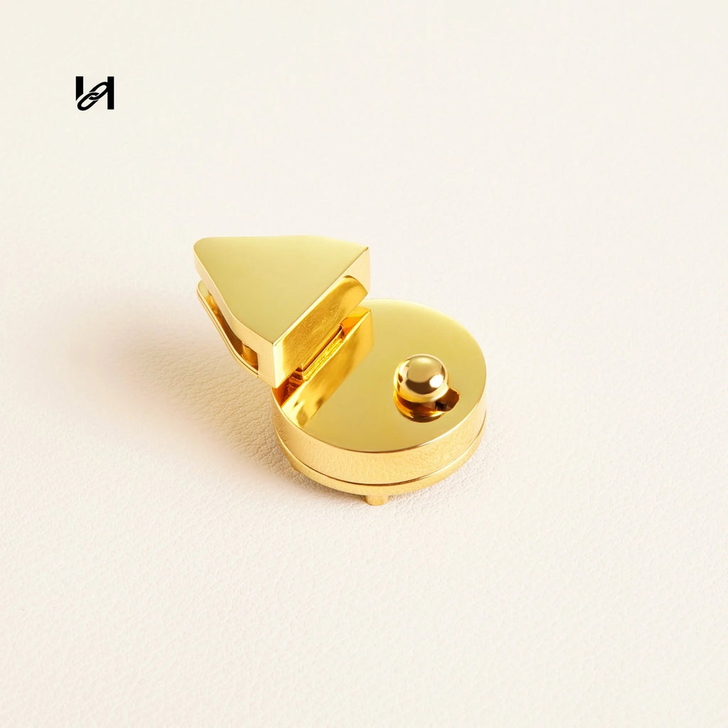 Small Round lock - Flat / Gold - hardware