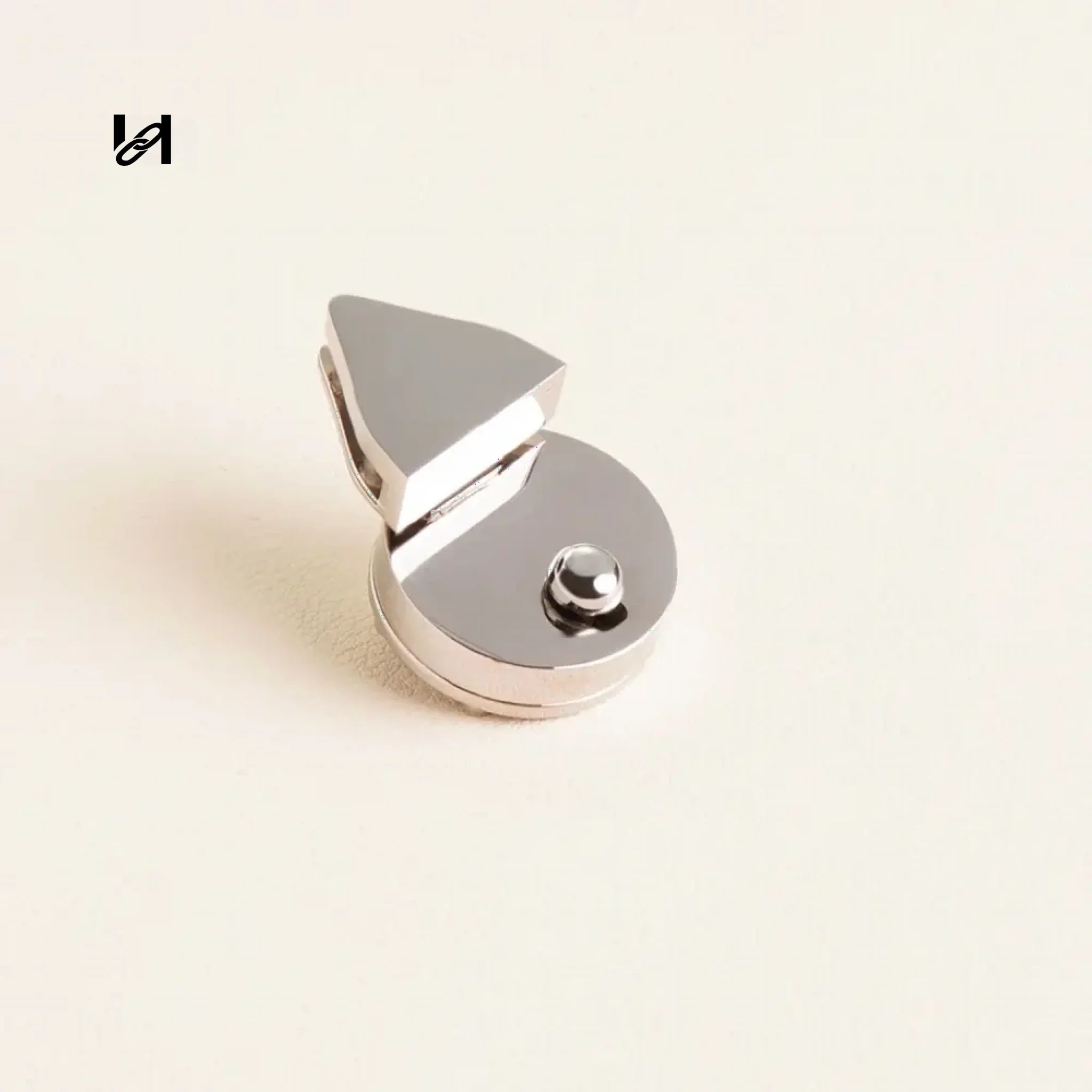 Small Round lock - Flat / Silver - hardware