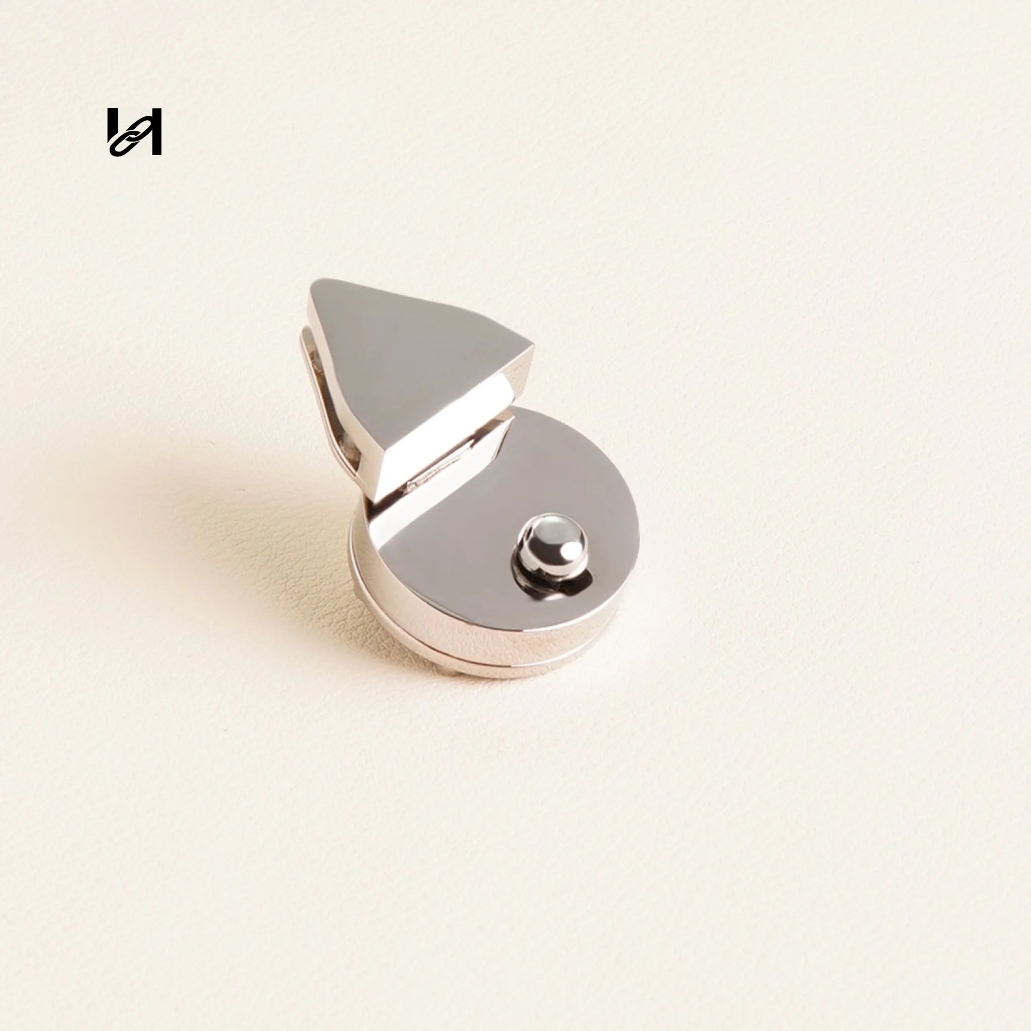 Small Round lock - Flat / Silver - hardware