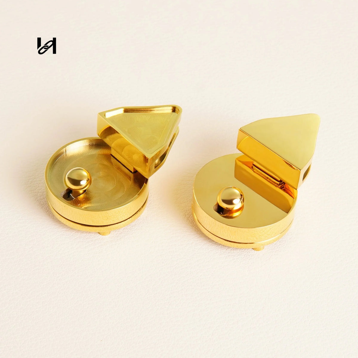 Small Round lock - hardware