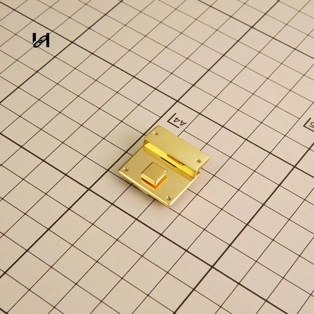Small-size Square Lock - Gold