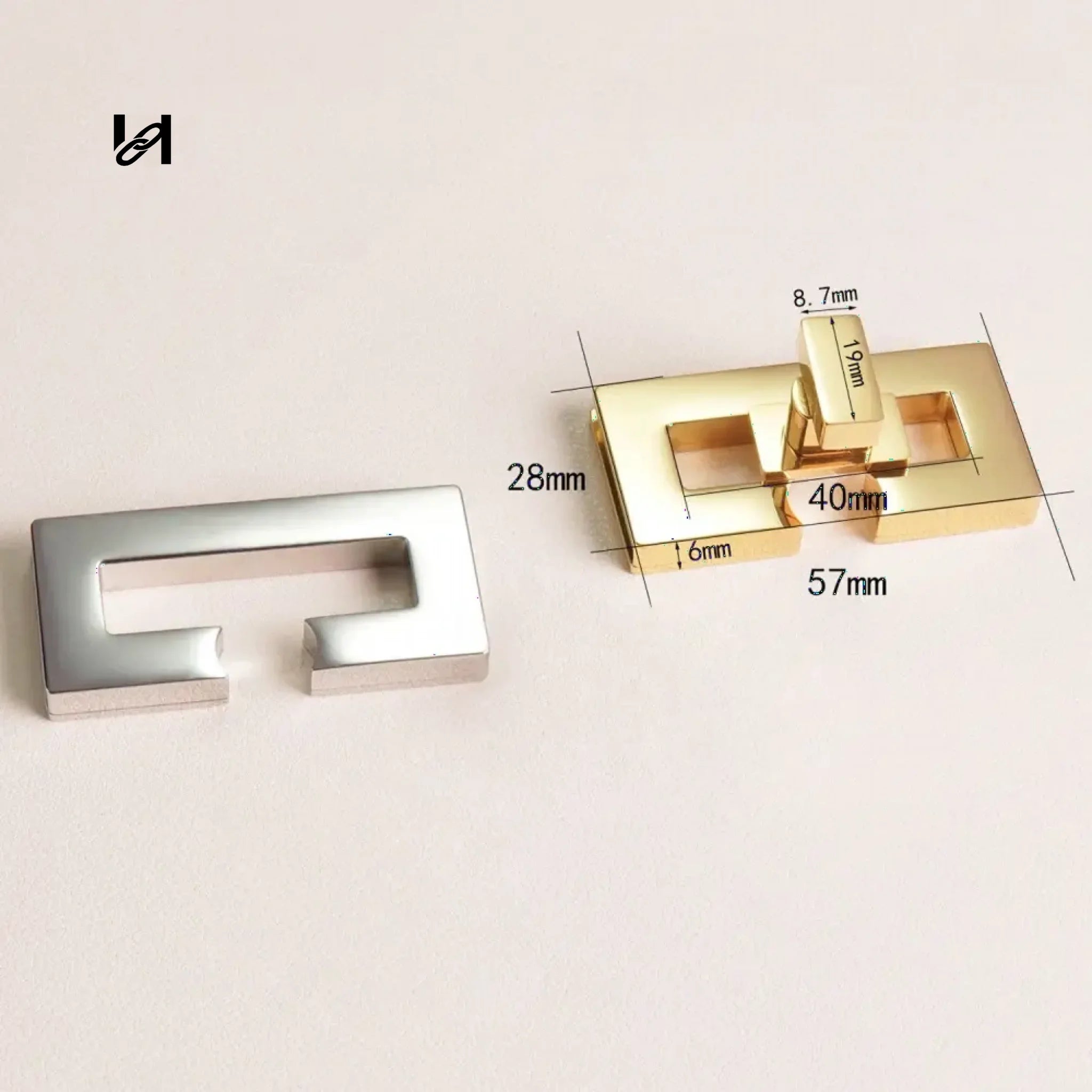 Square gap twist lock - hardware