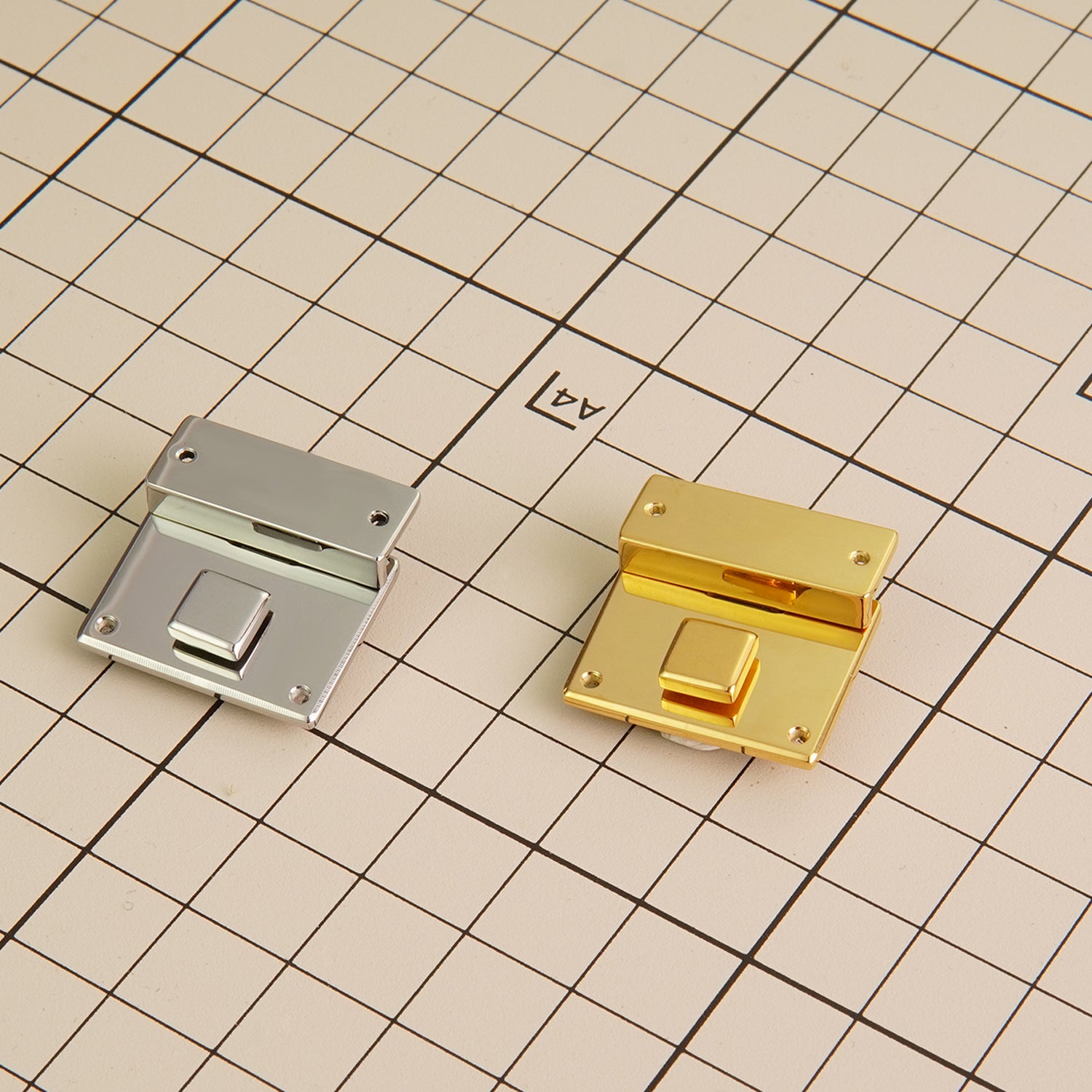 Small-size Square Lock – hilitybaghardware