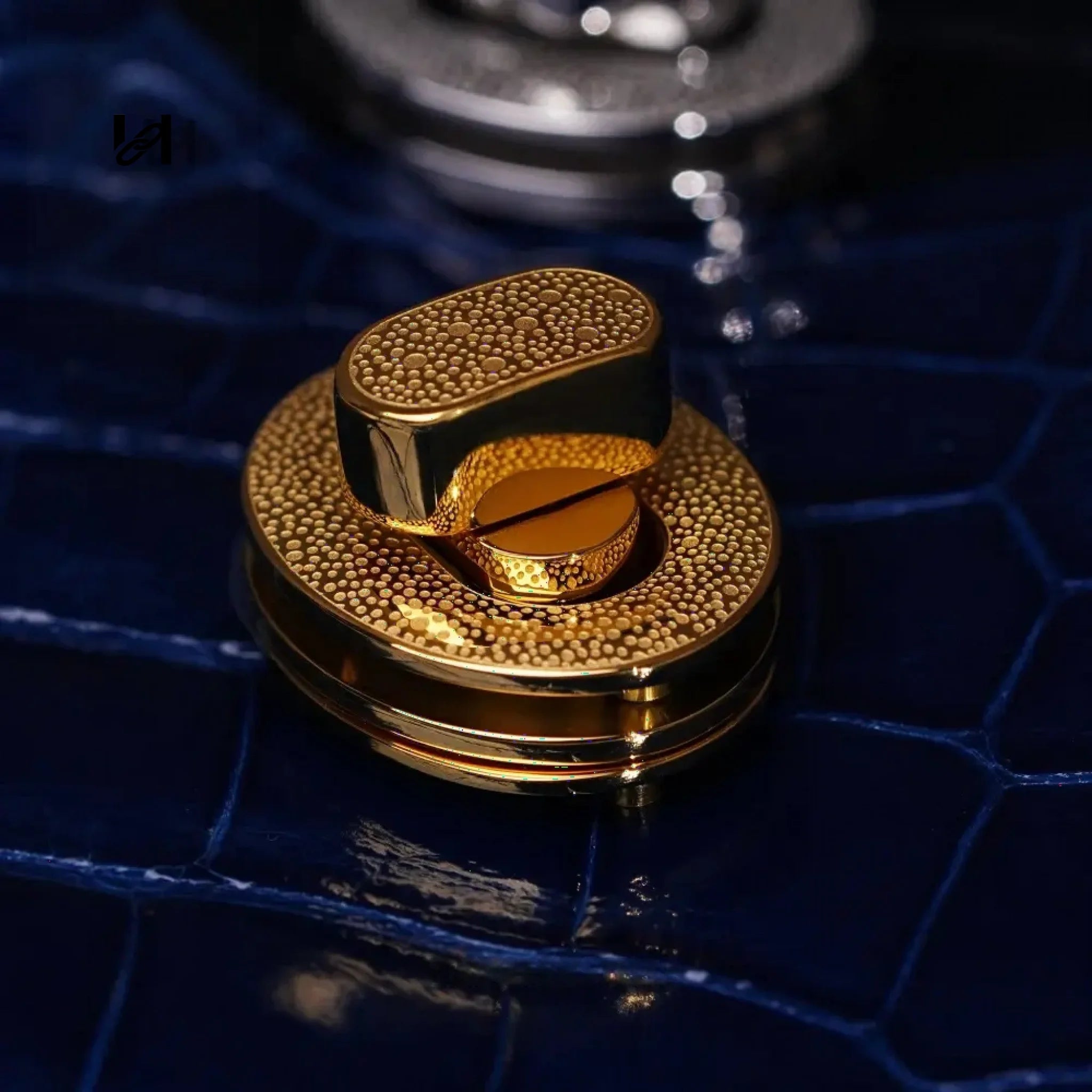 Stainless steel polka dot lock - Gold - hardware