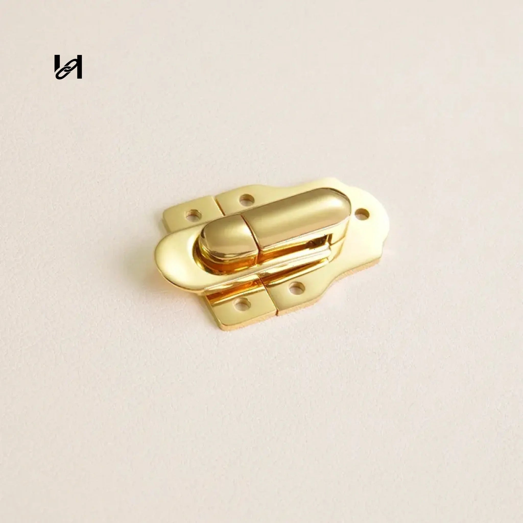 Clipper Closure for Suitcase-1 - Gold - hardware