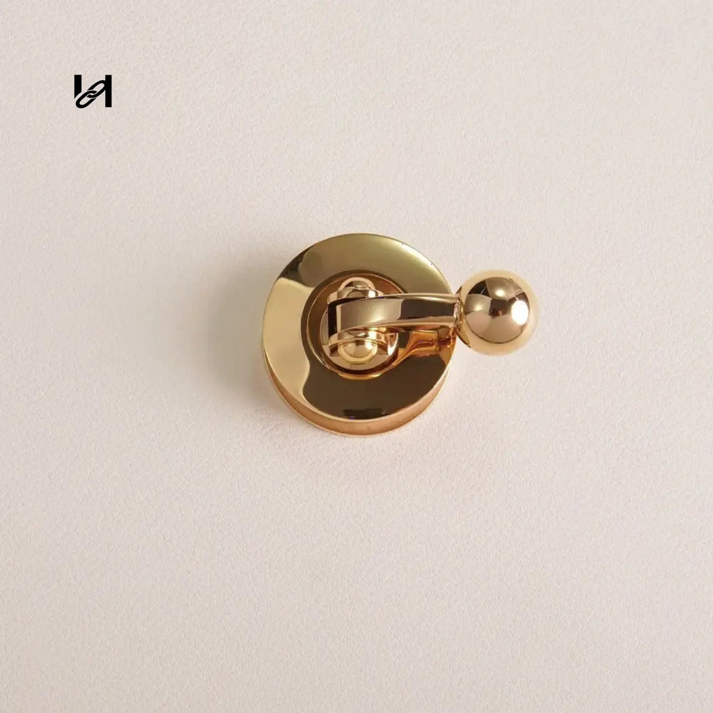 The Queen Lock - Gold - hardware