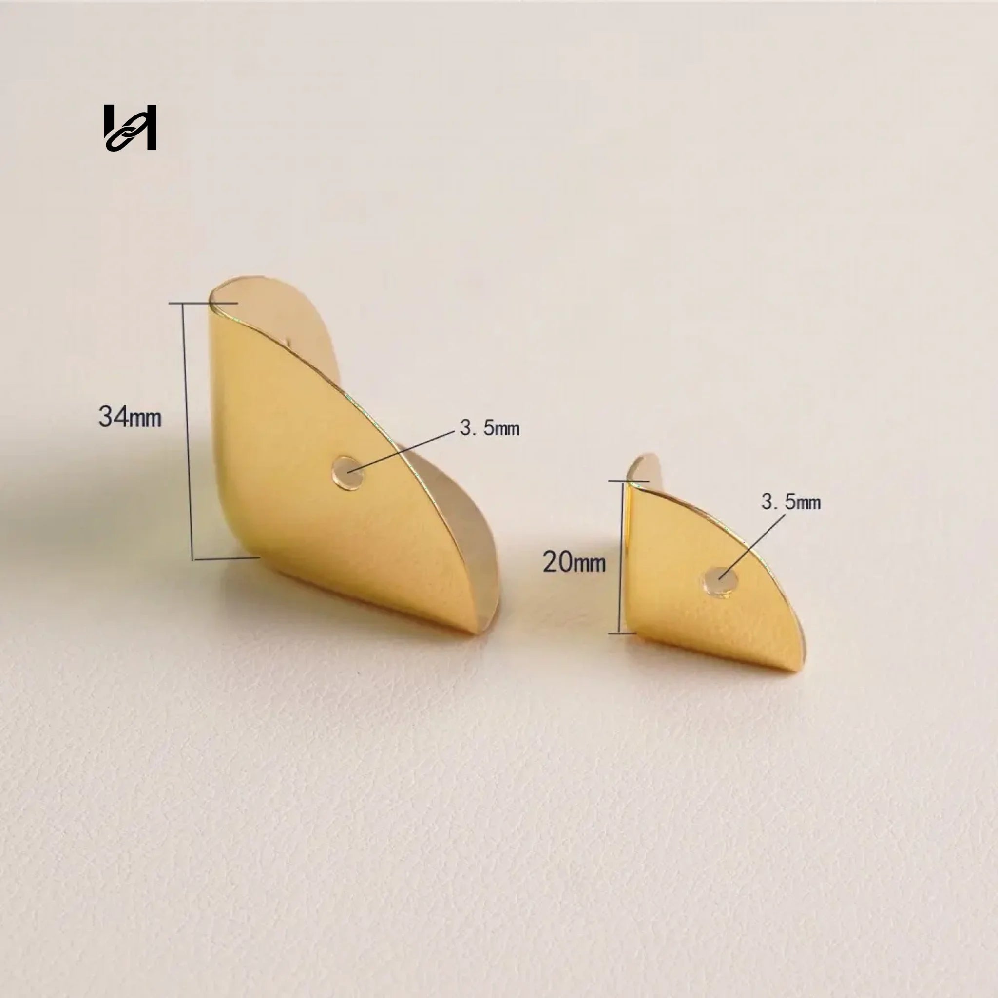 Corner for Trunk Case - hardware