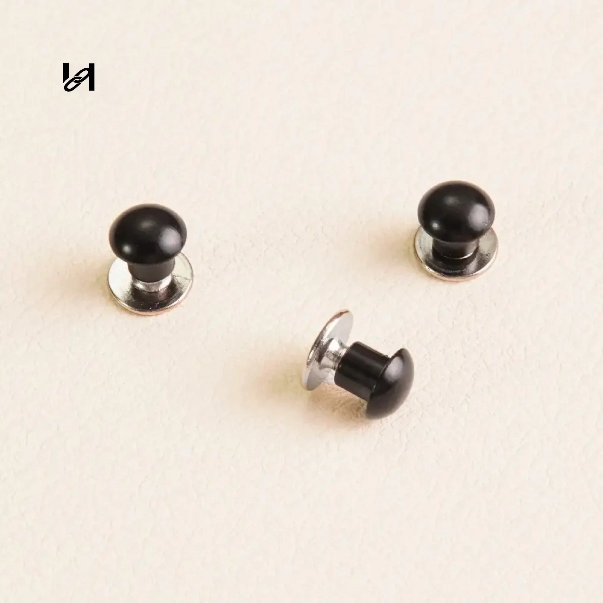 Corner for Trunk Case - Small corner 5.5 mm screw / black - hardware