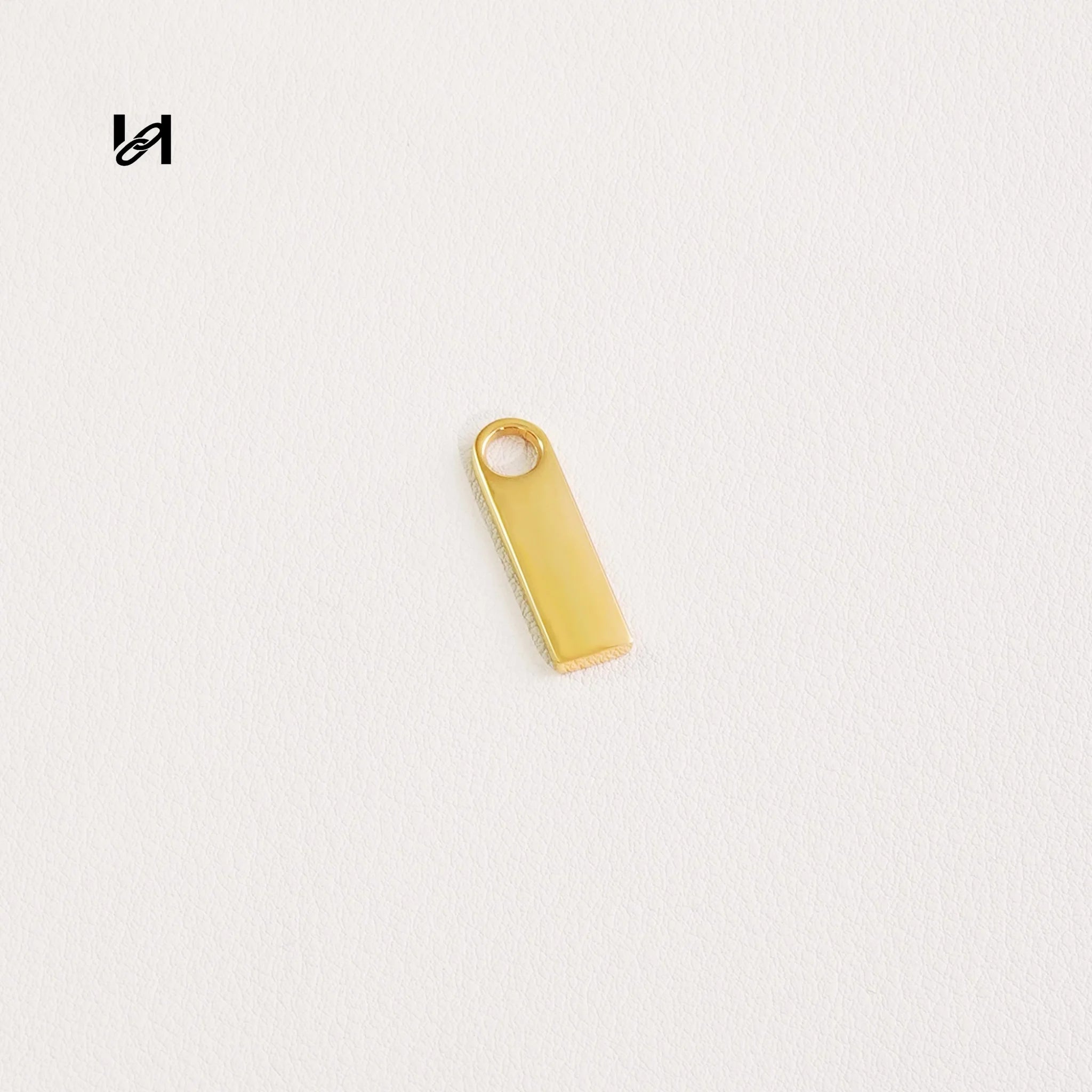 Zipper Puller #3 - gold - hardware
