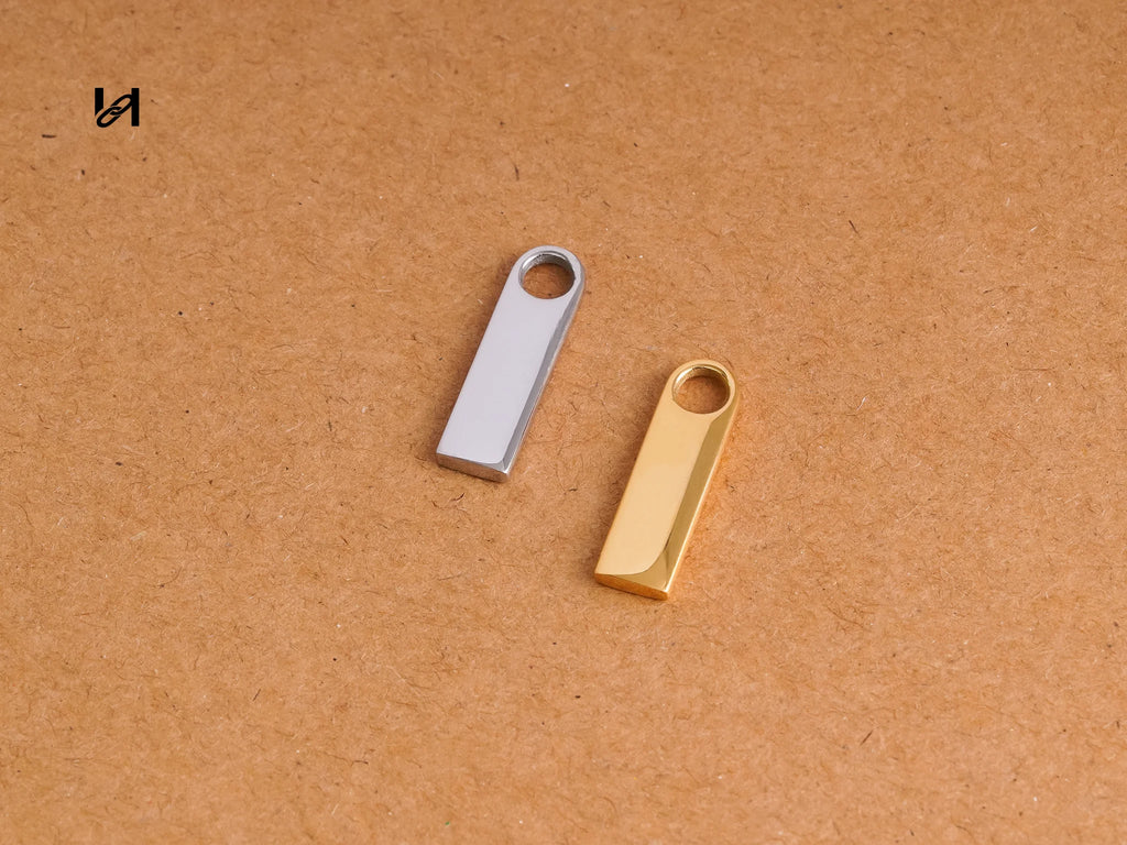 Zipper Puller #3 - hardware