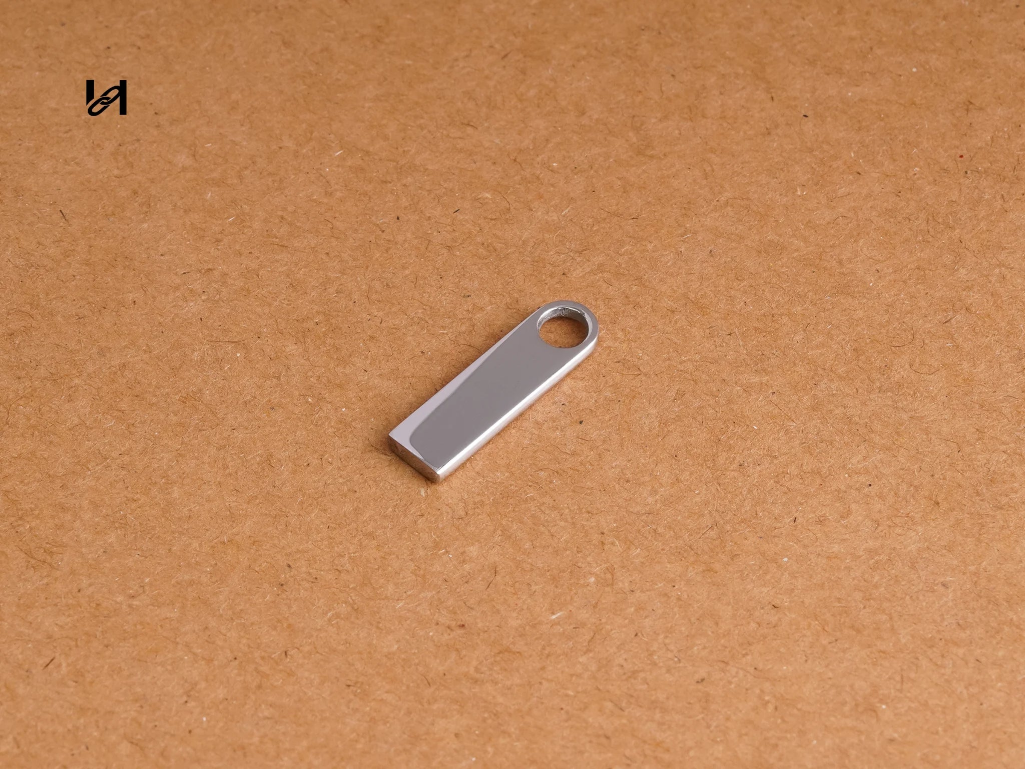 Zipper Puller #3 - hardware