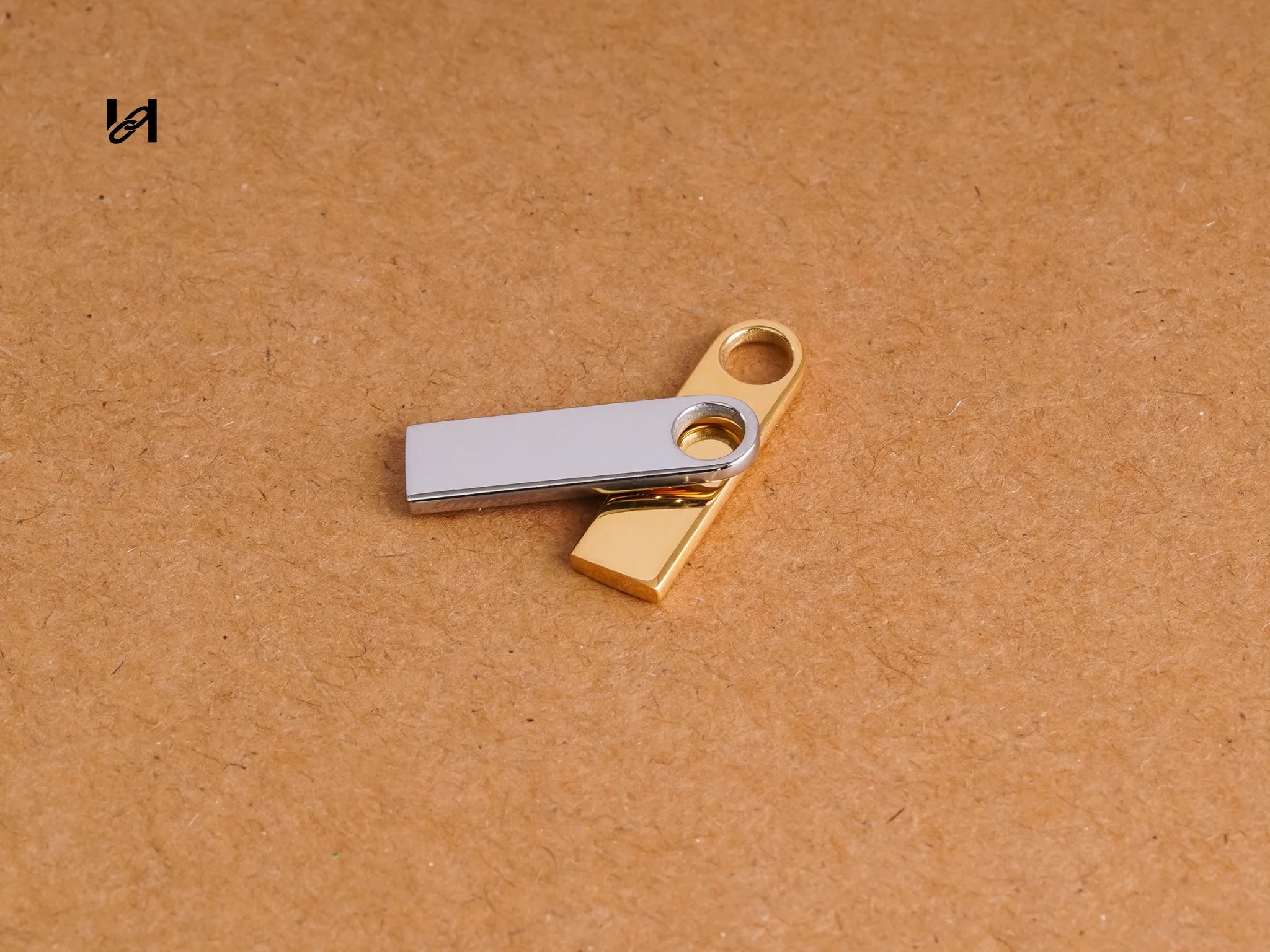 Zipper Puller #3 - hardware