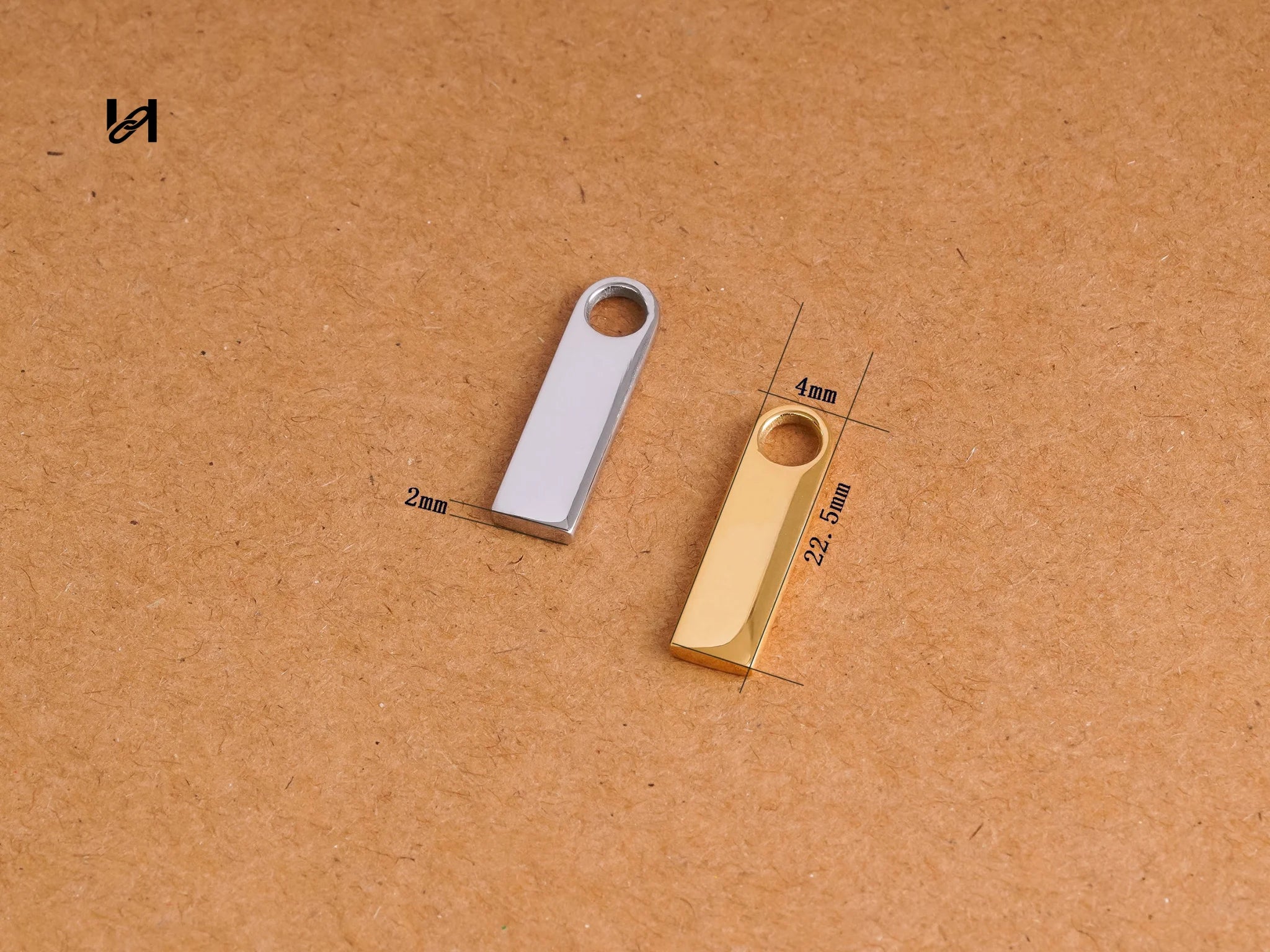 Zipper Puller #3 - hardware