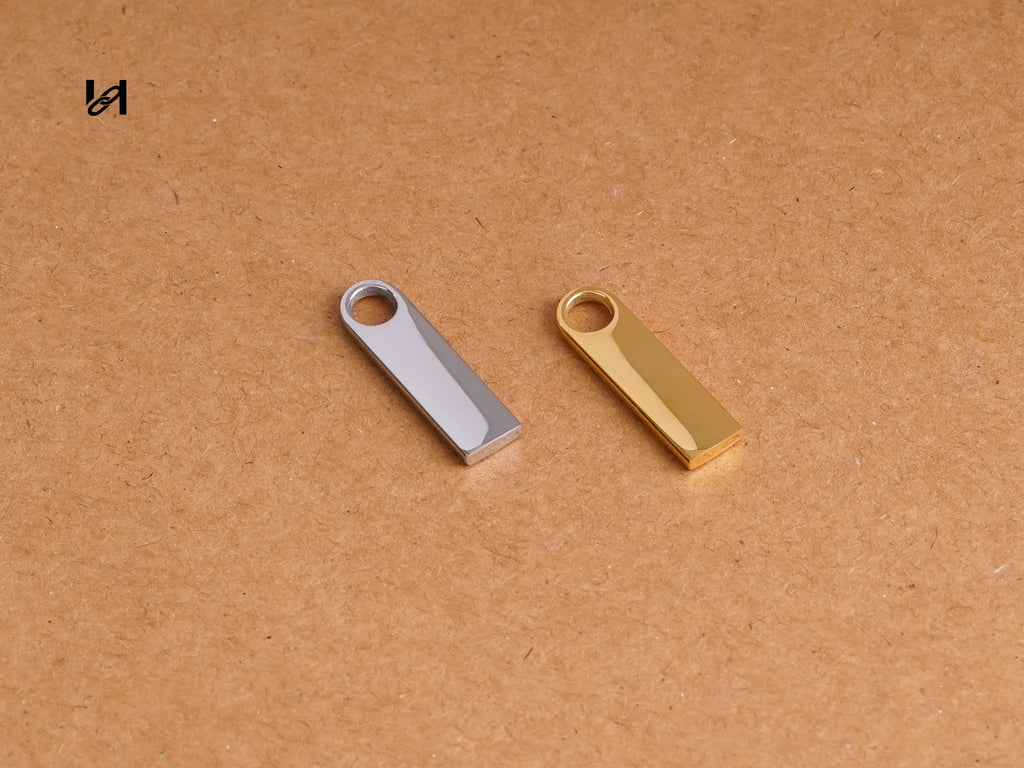 Zipper Puller #3 - hardware